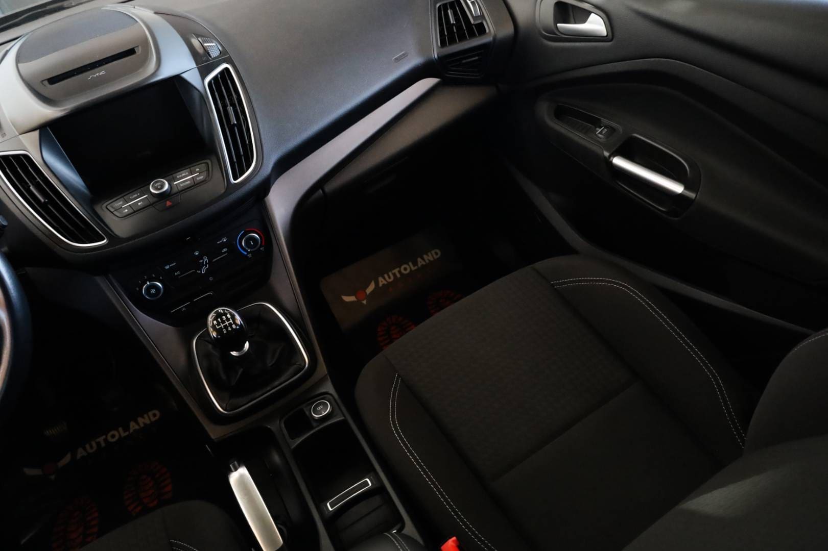 Ford-Grand-C-Max-15-TDCi-120k-Business-13