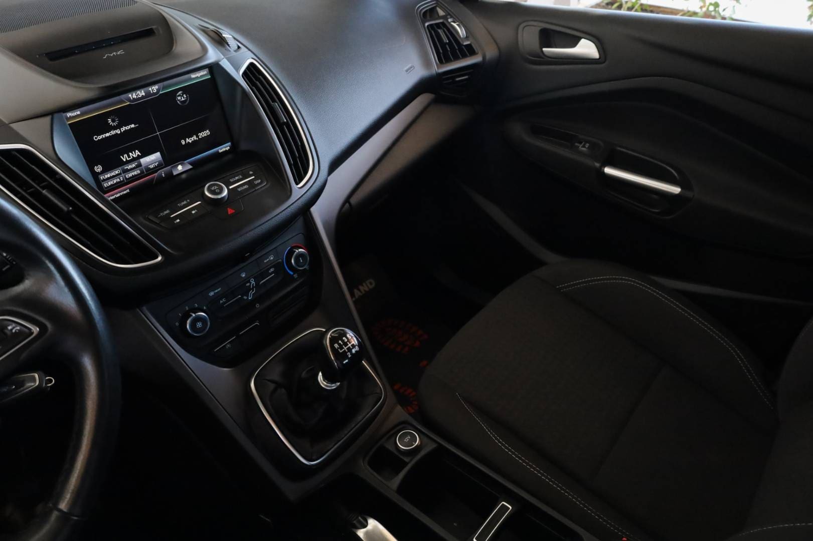 Ford-Grand-C-Max-15-TDCi-120k-Business-23
