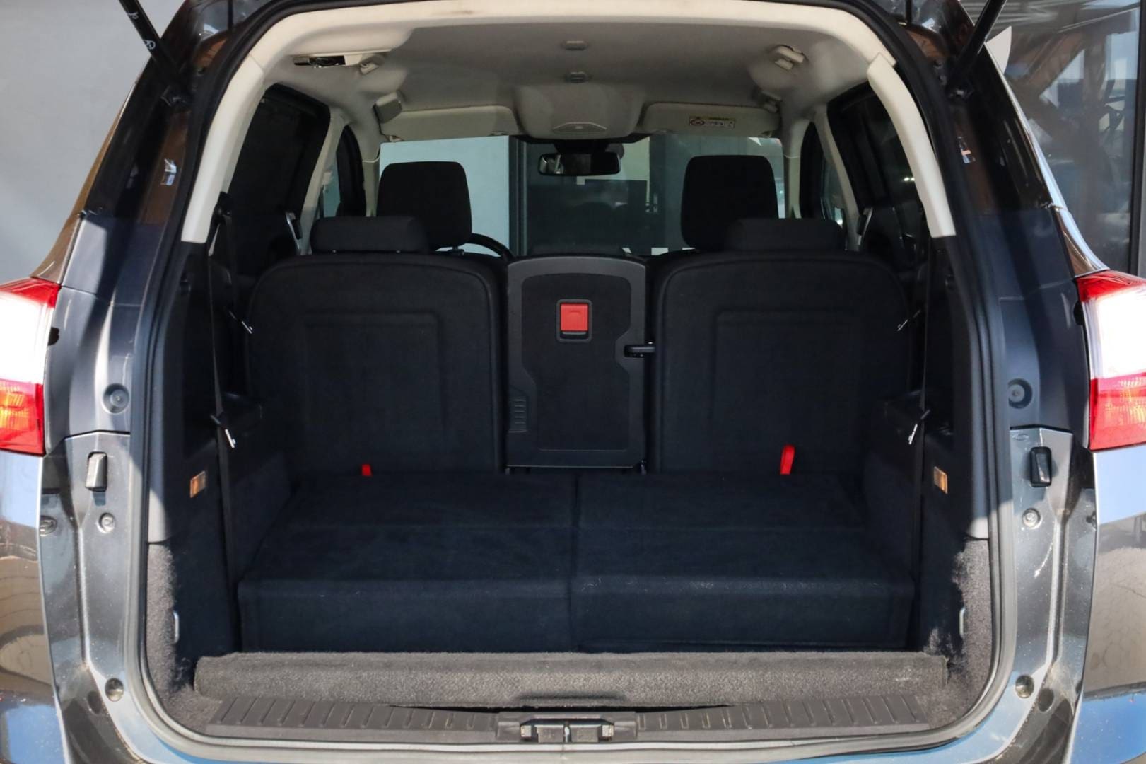 Ford-Grand-C-Max-15-TDCi-120k-Business-39