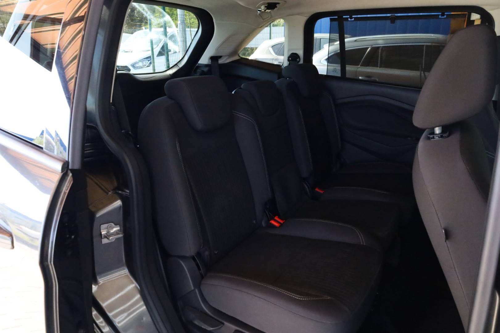 Ford-Grand-C-Max-15-TDCi-120k-Business-40