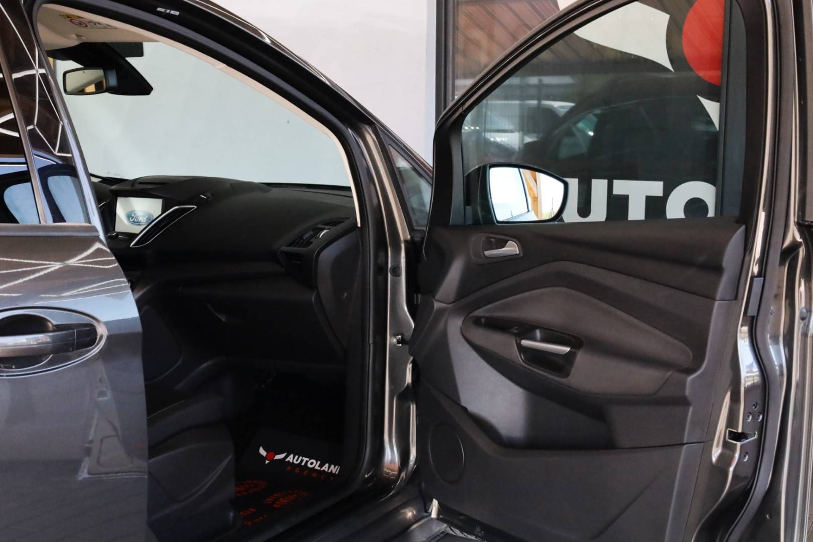 Ford-Grand-C-Max-15-TDCi-120k-Business-41