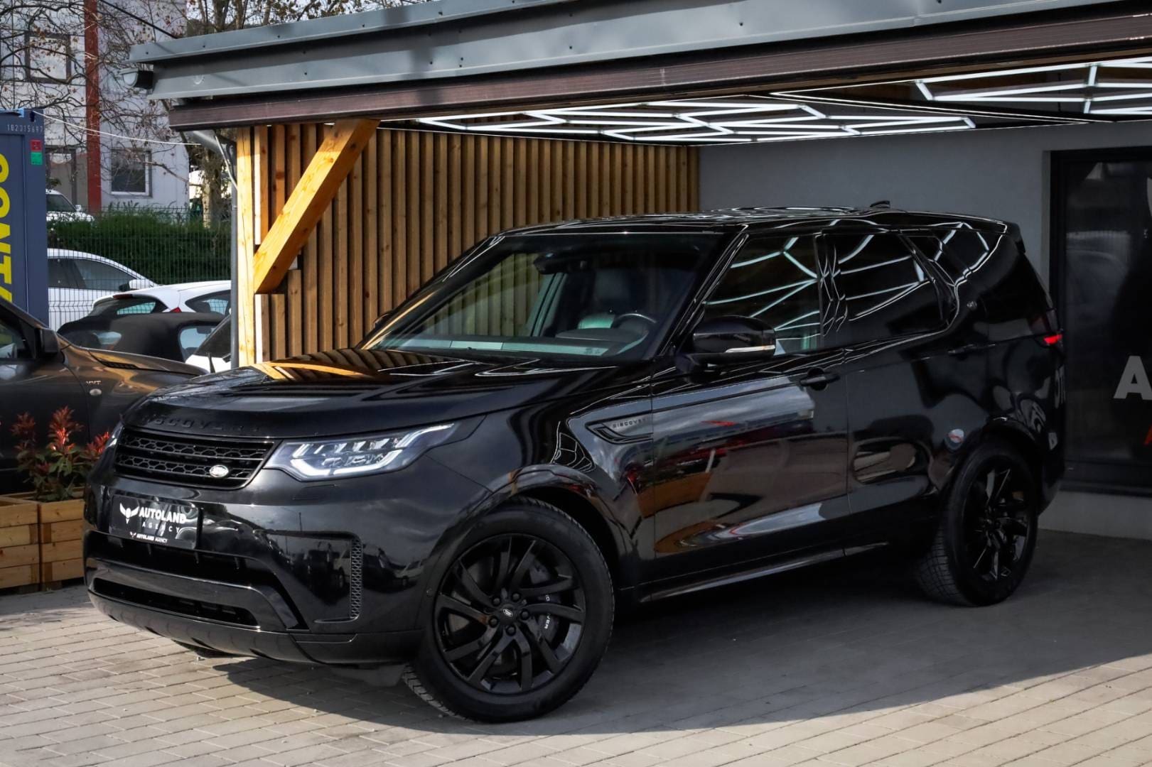 Land-Rover-Discovery-30D-SDV6-306k-HSE-Luxury-AWD-AT-1