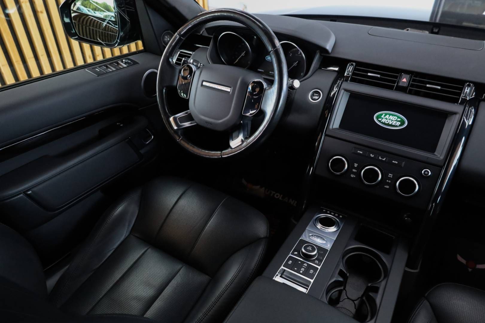 Land-Rover-Discovery-30D-SDV6-306k-HSE-Luxury-AWD-AT-14