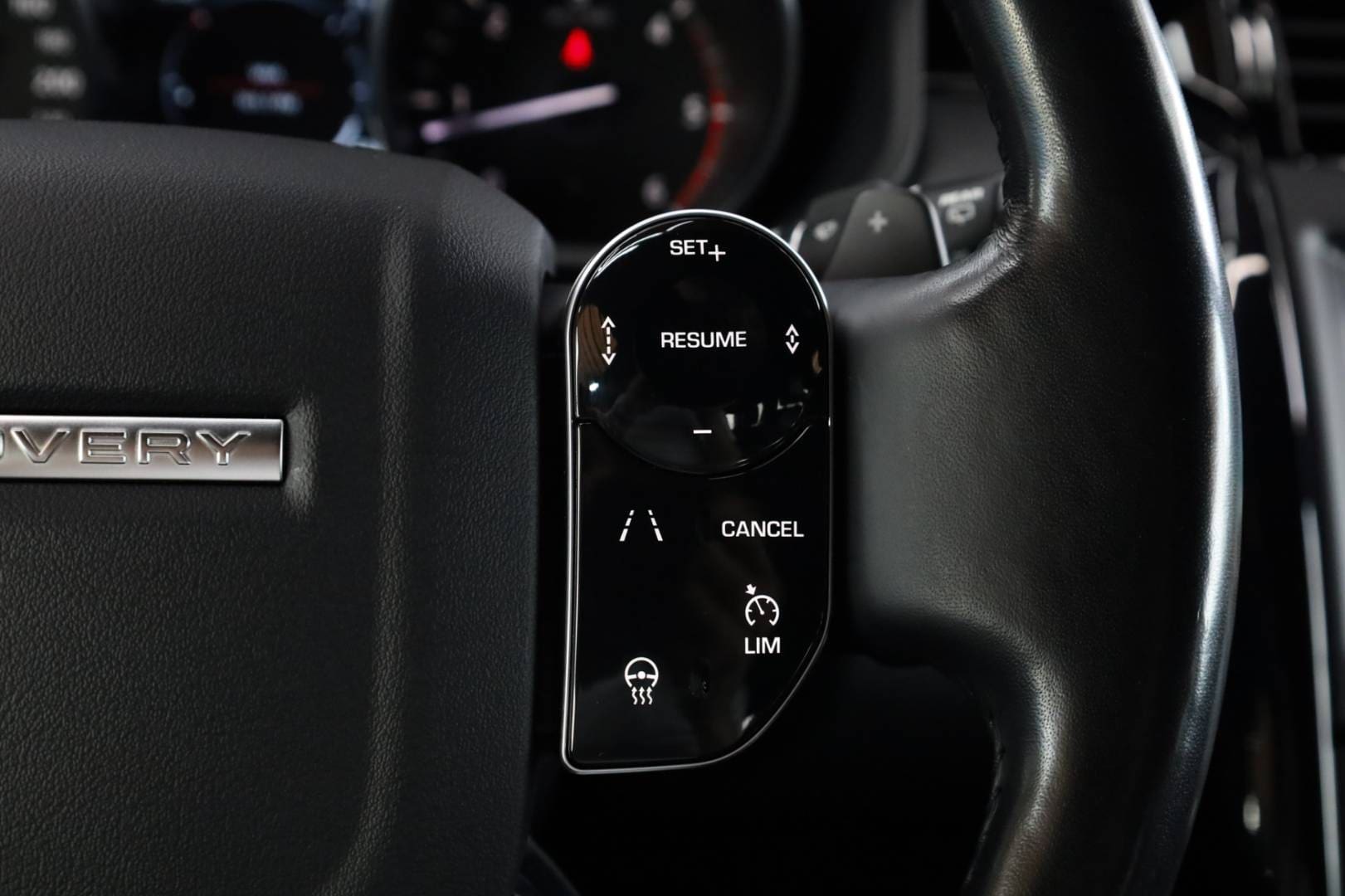 Land-Rover-Discovery-30D-SDV6-306k-HSE-Luxury-AWD-AT-18