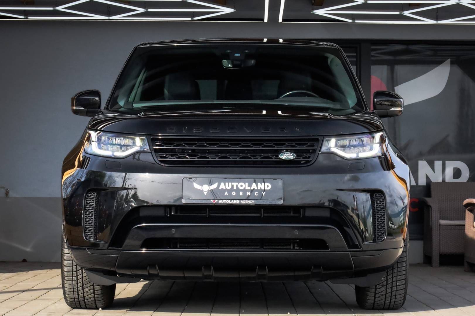 Land-Rover-Discovery-30D-SDV6-306k-HSE-Luxury-AWD-AT-2