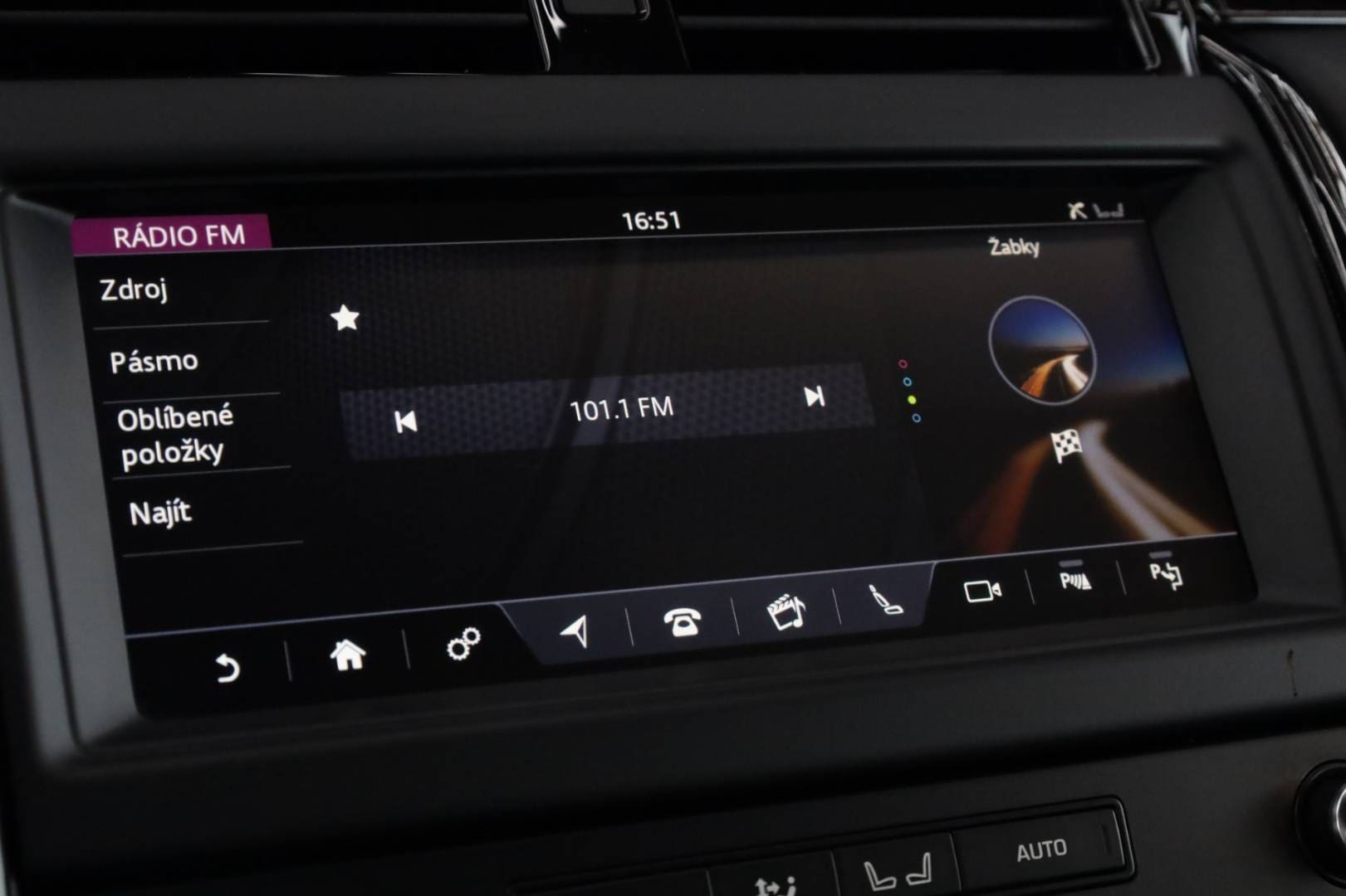 Land-Rover-Discovery-30D-SDV6-306k-HSE-Luxury-AWD-AT-26