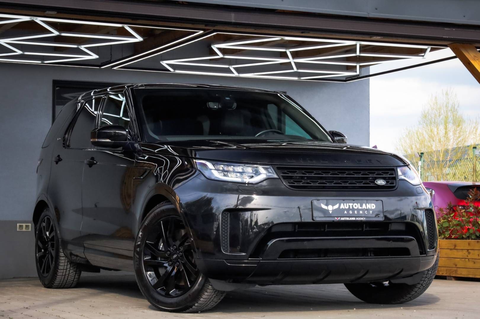 Land-Rover-Discovery-30D-SDV6-306k-HSE-Luxury-AWD-AT-3