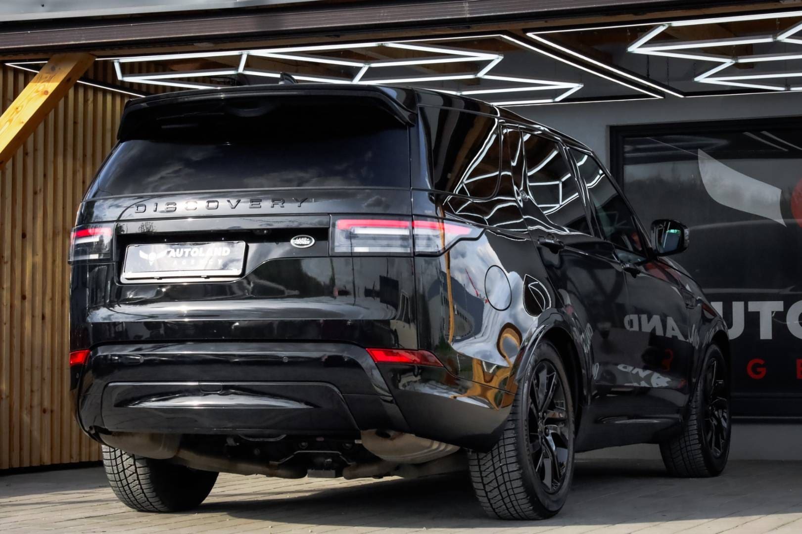 Land-Rover-Discovery-30D-SDV6-306k-HSE-Luxury-AWD-AT-5