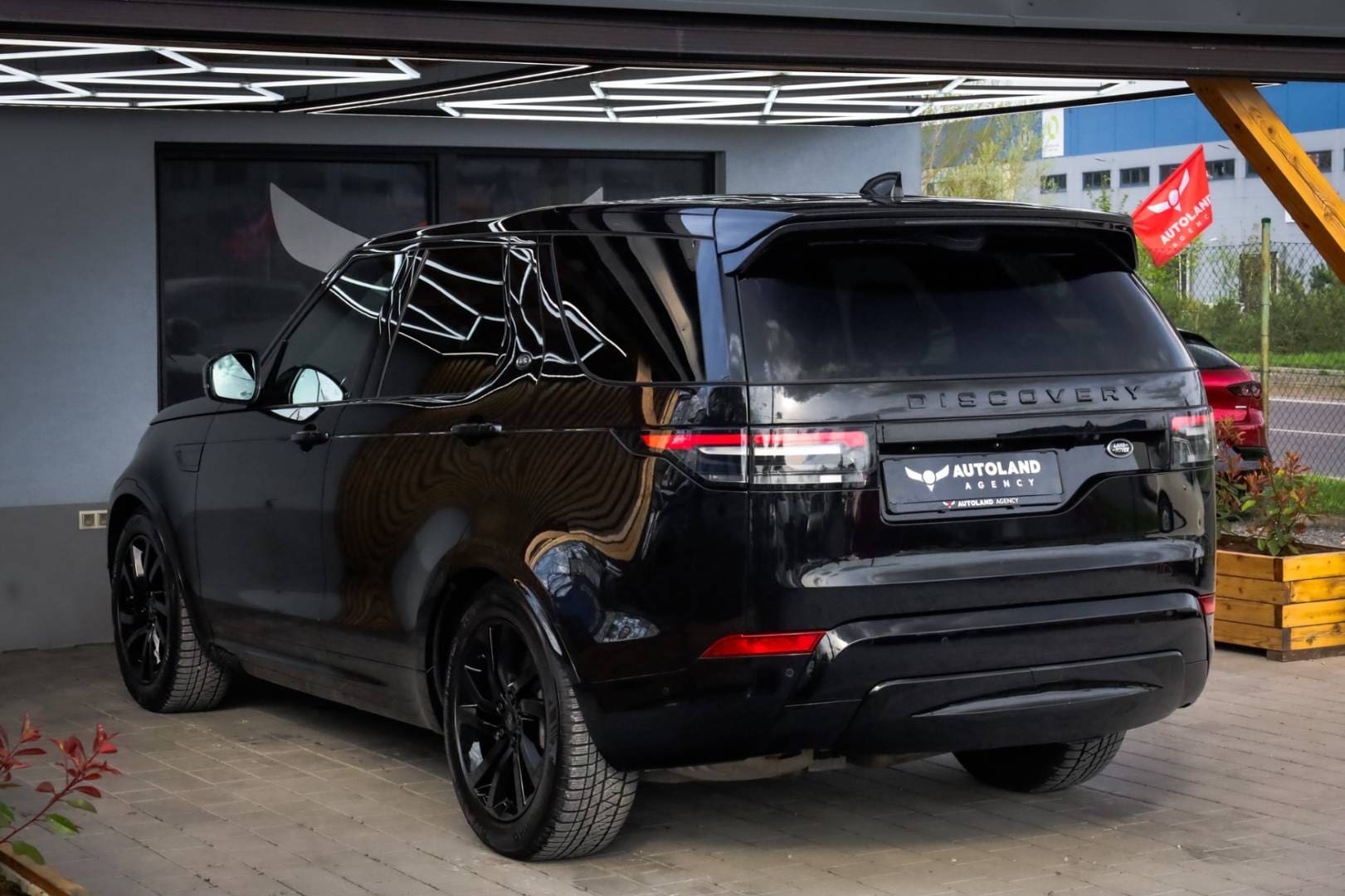 Land-Rover-Discovery-30D-SDV6-306k-HSE-Luxury-AWD-AT-9