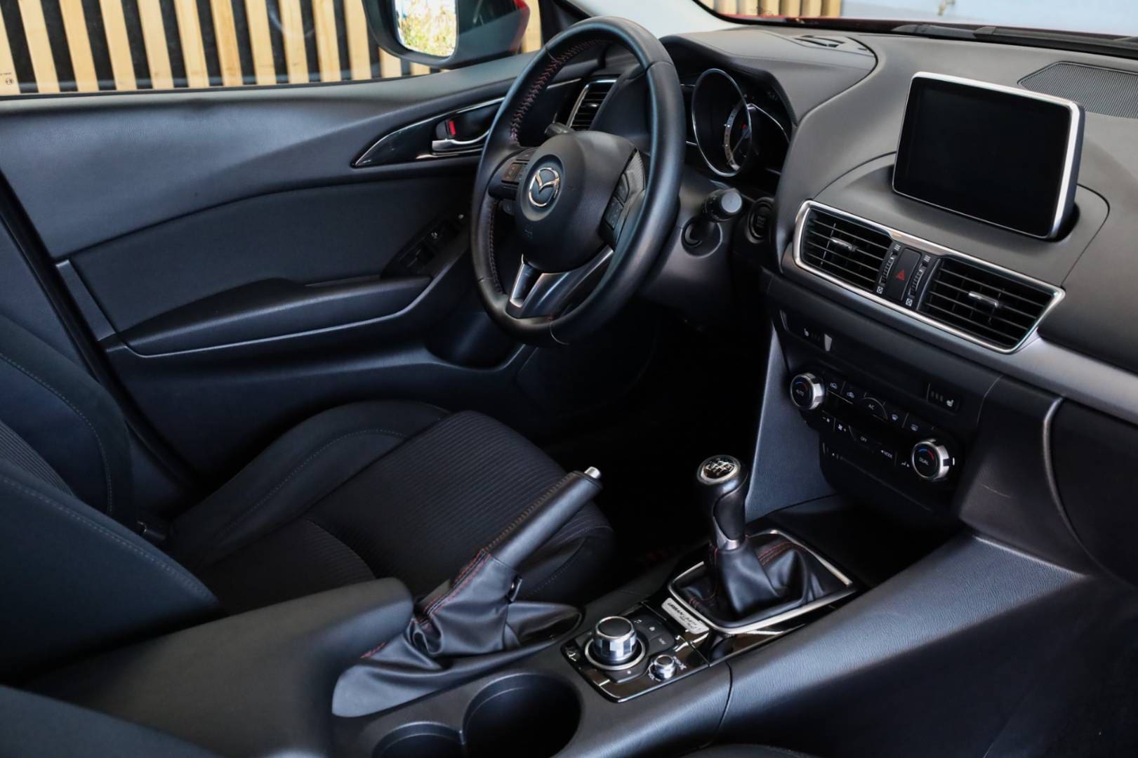 Mazda-3-20-Skyactiv-G120-Urban-Limited-11491500-43