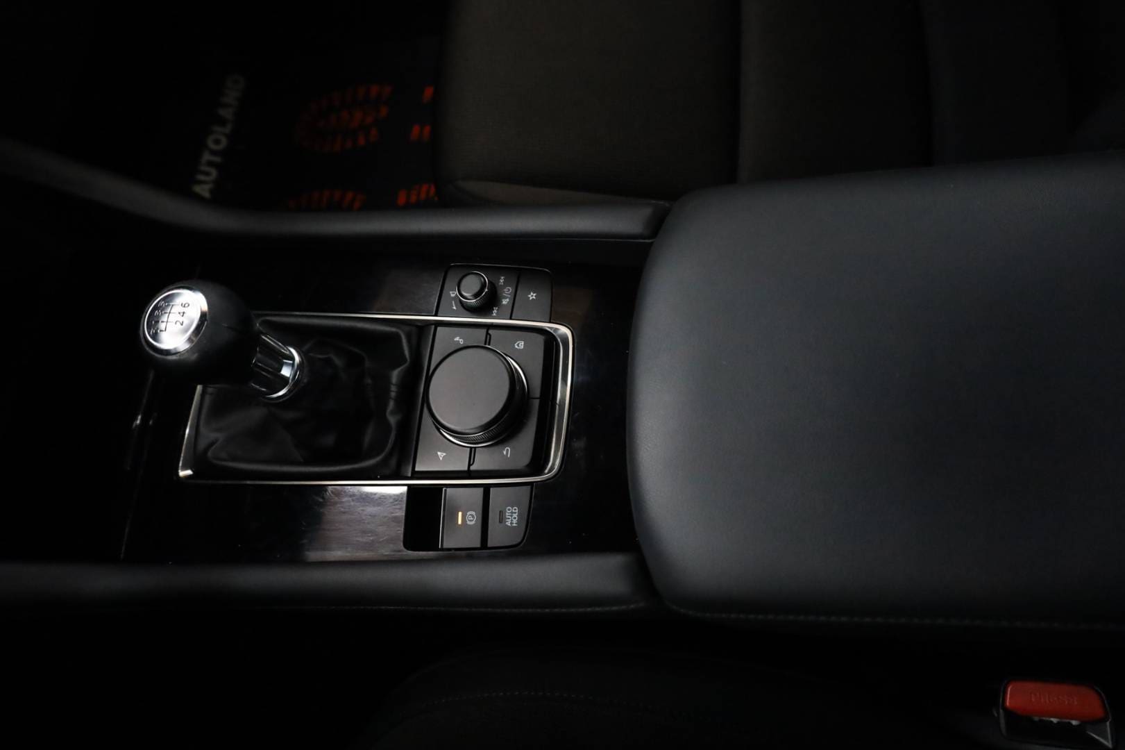 Mazda-3-20-Skyactiv-G122-33