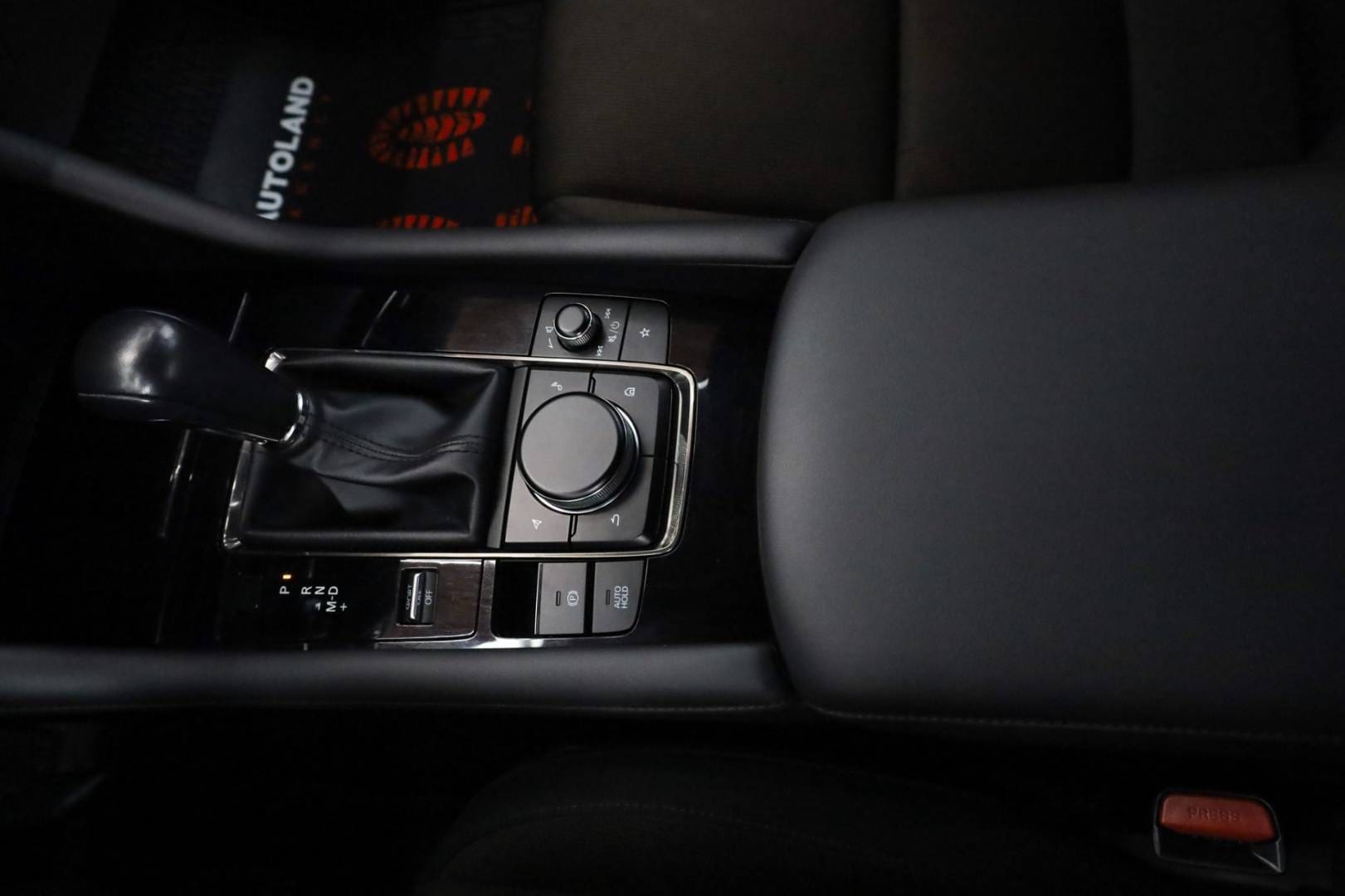 Mazda-3-20-Skyactiv-G122-PlusStyleSafety-AT-34