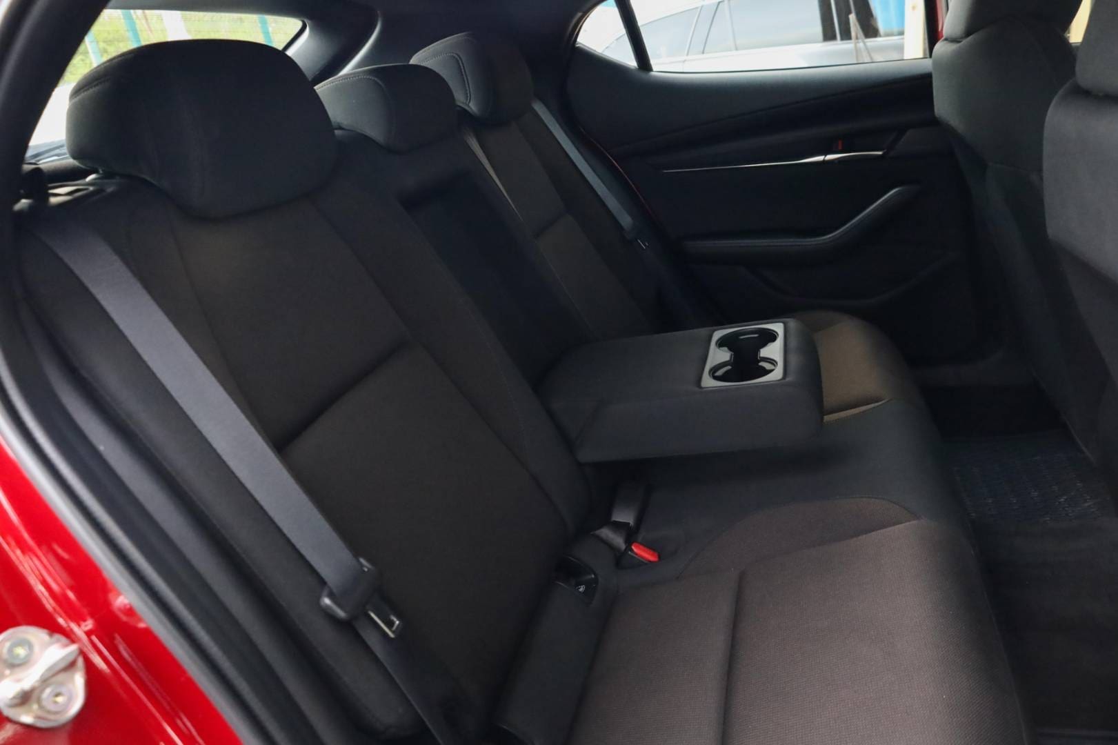 Mazda-3-20-Skyactiv-G122-PlusStyleSafety-AT-42