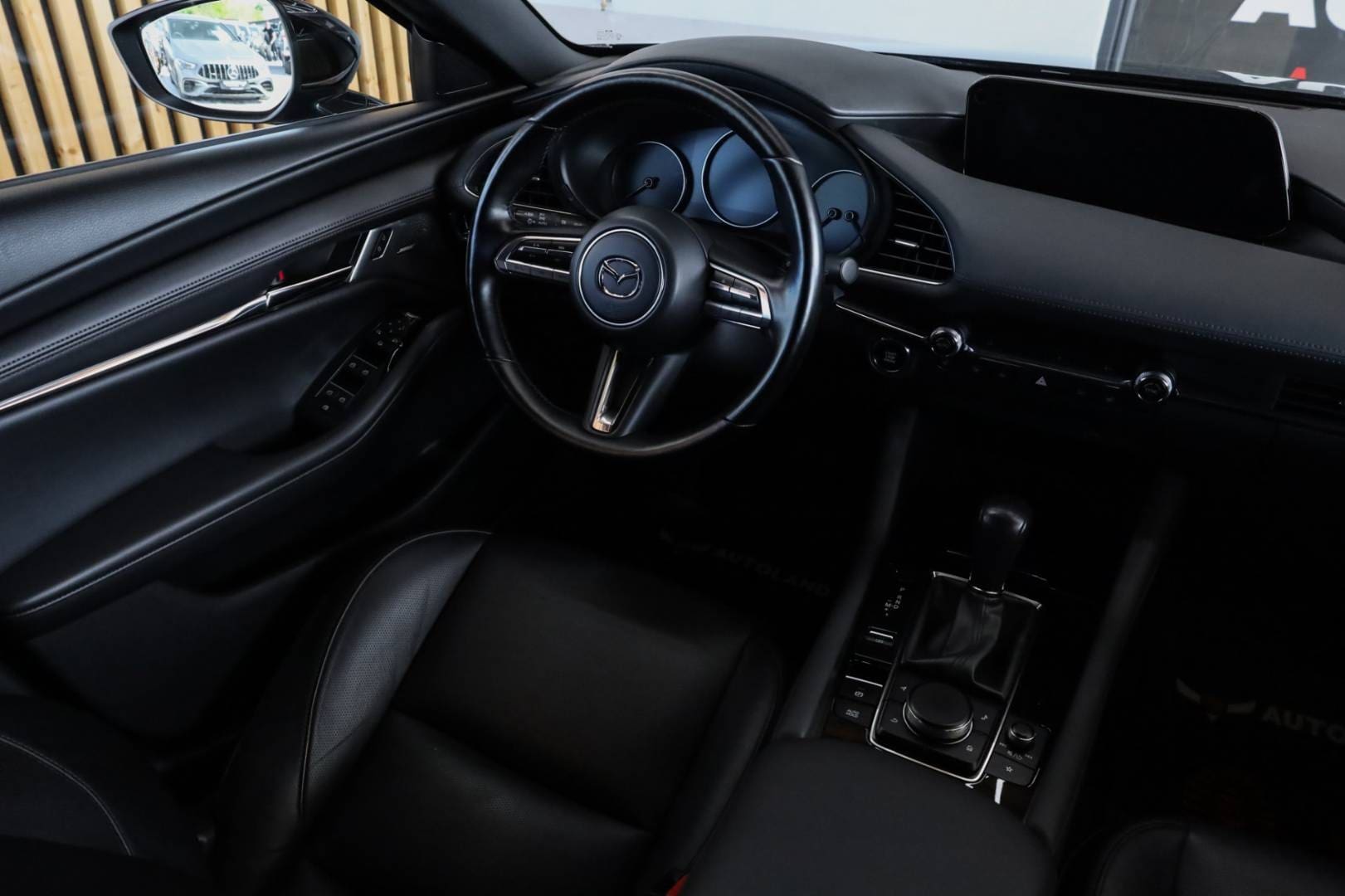 Mazda-3-20-Skyactiv-X180-GT-PlusStyleSoundSafetyLuxury-AT-AWD-14