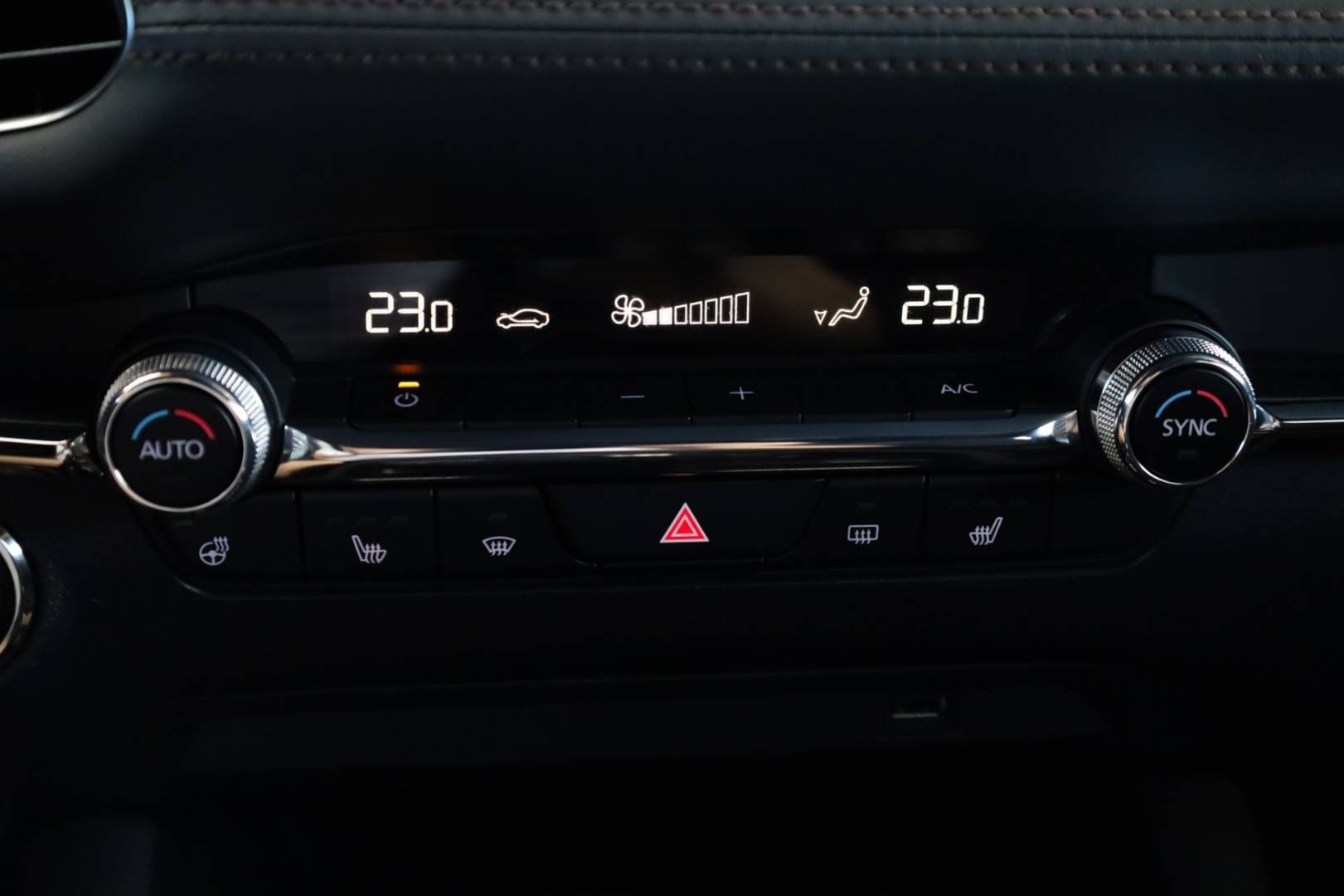 Mazda-3-20-Skyactiv-X180-GT-PlusStyleSoundSafetyLuxury-AT-AWD-36