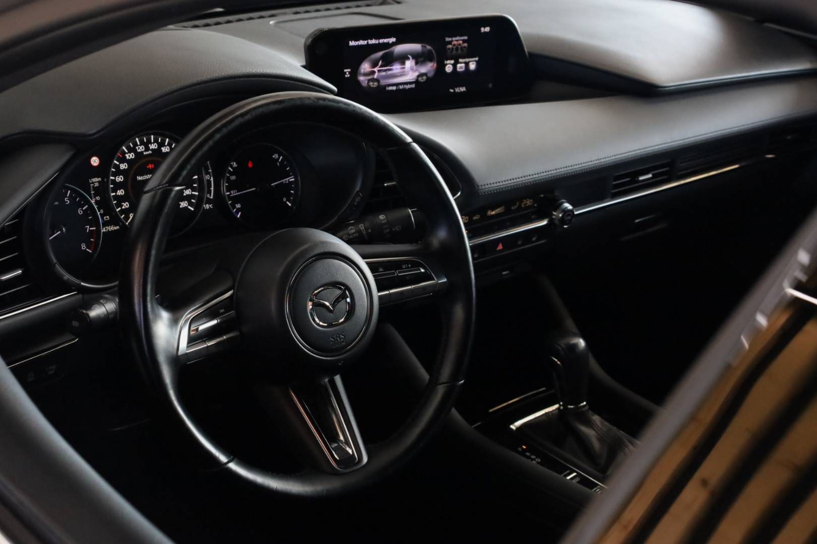 Mazda-3-20-Skyactiv-X180-GT-PlusStyleSoundSafetyLuxury-AT-AWD-43