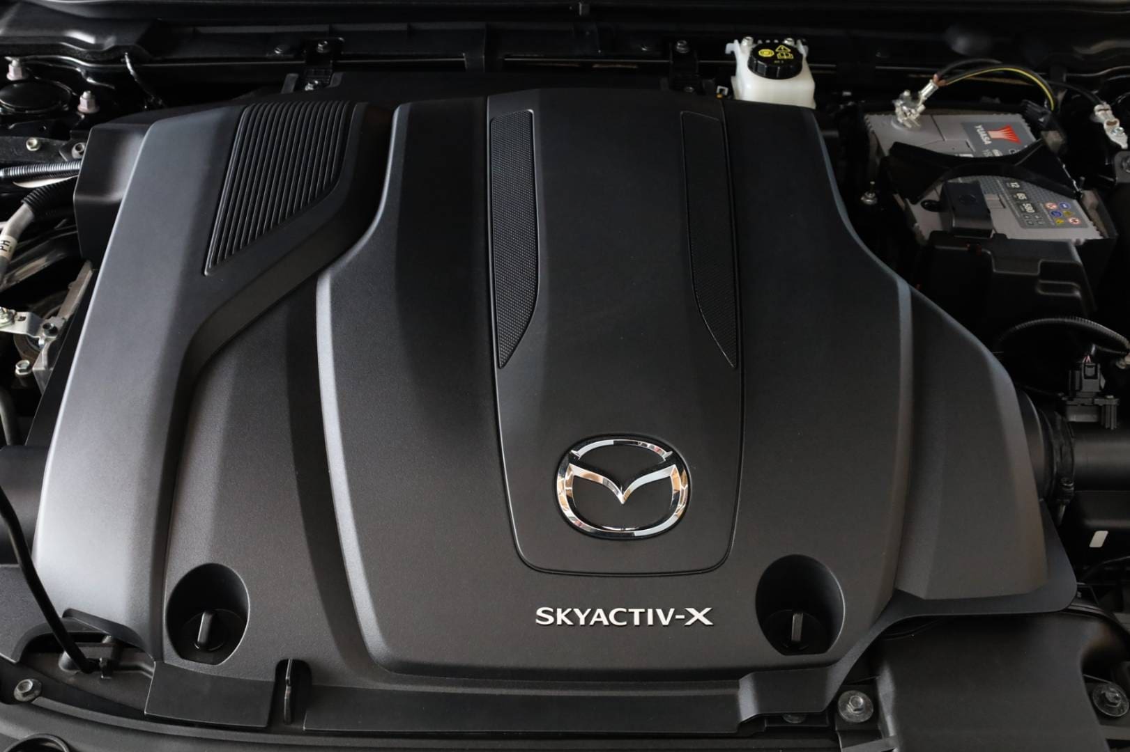 Mazda-3-20-Skyactiv-X180-GT-PlusStyleSoundSafetyLuxury-AT-AWD-55