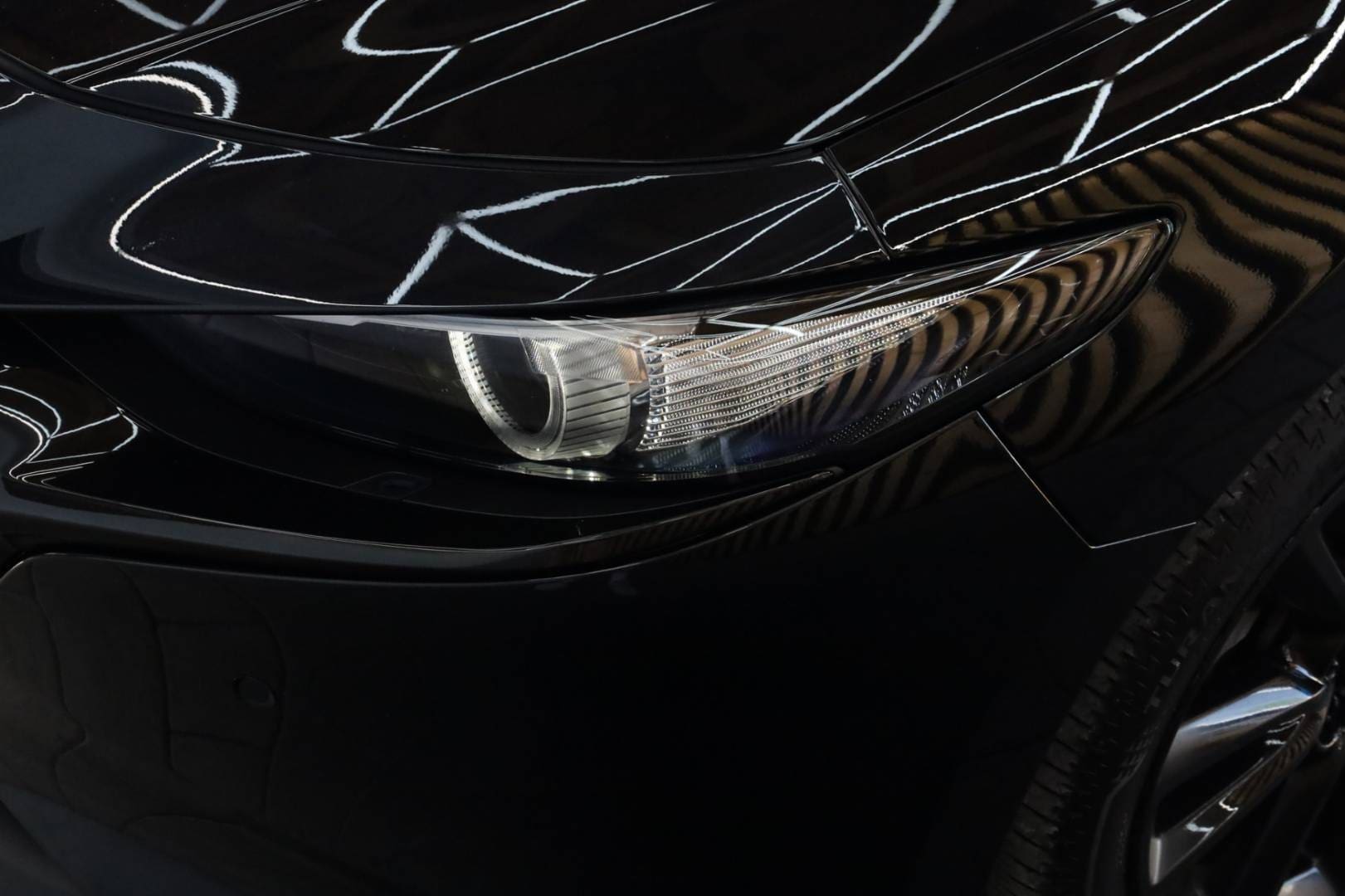 Mazda-3-20-Skyactiv-X180-GT-PlusStyleSoundSafetyLuxury-AT-AWD-59