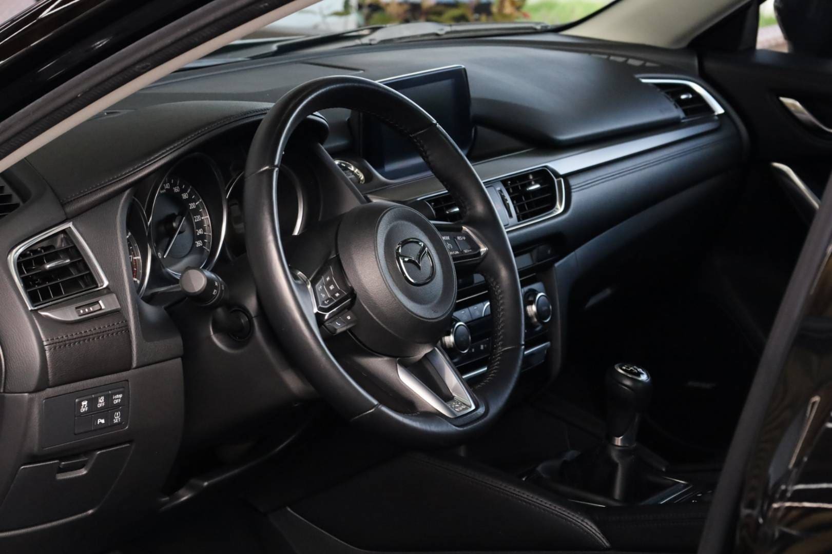 Mazda-6-20-Skyactiv-G-Revolution-11