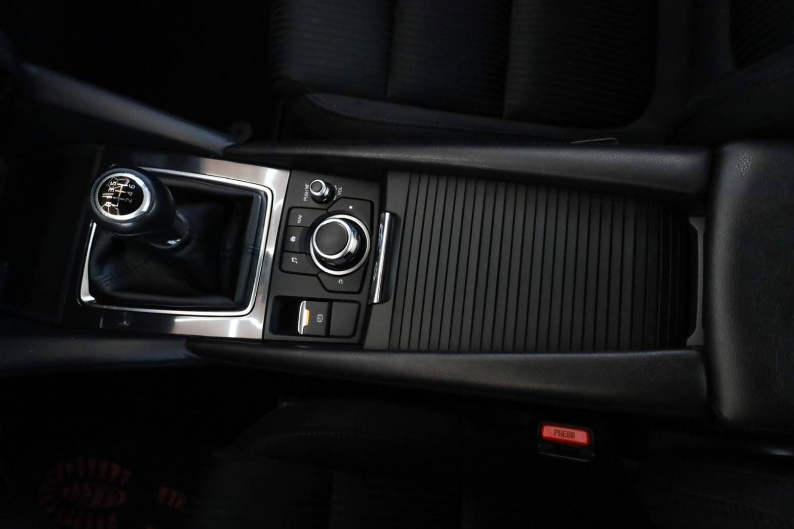 Mazda-6-20-Skyactiv-G-Revolution-33