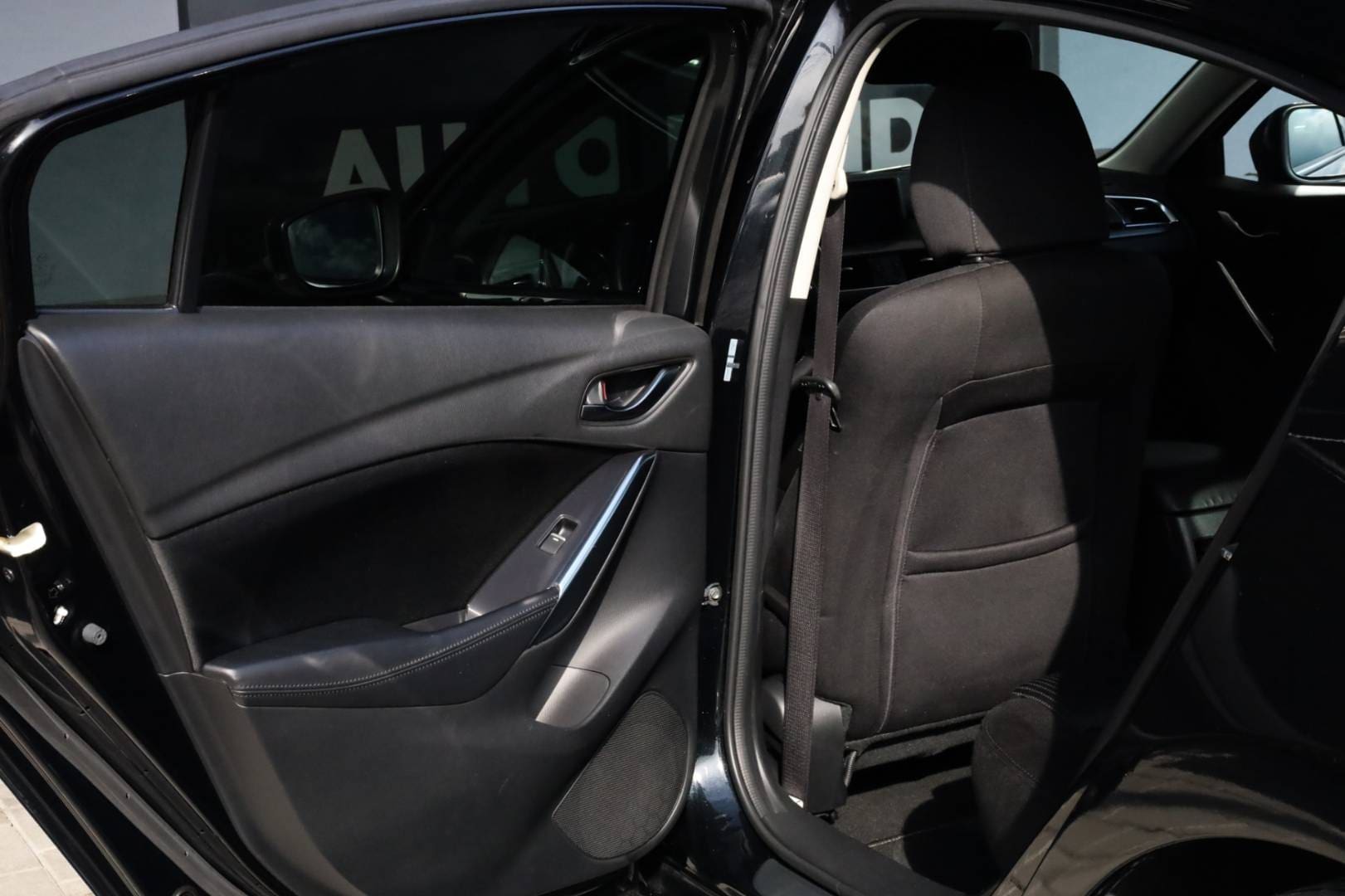 Mazda-6-20-Skyactiv-G-Revolution-37