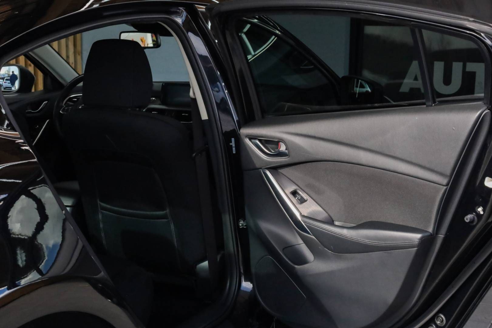 Mazda-6-20-Skyactiv-G-Revolution-41
