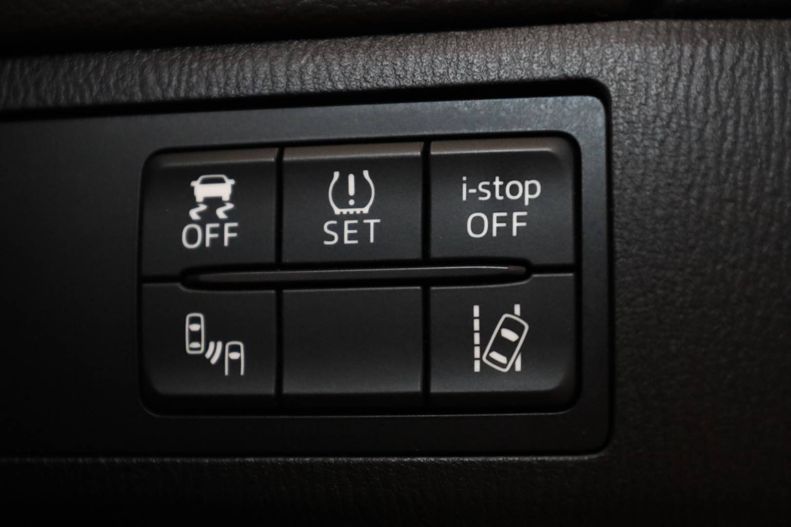 Mazda-6-25-Skyactiv-G-Revolution-TOP-AT-35