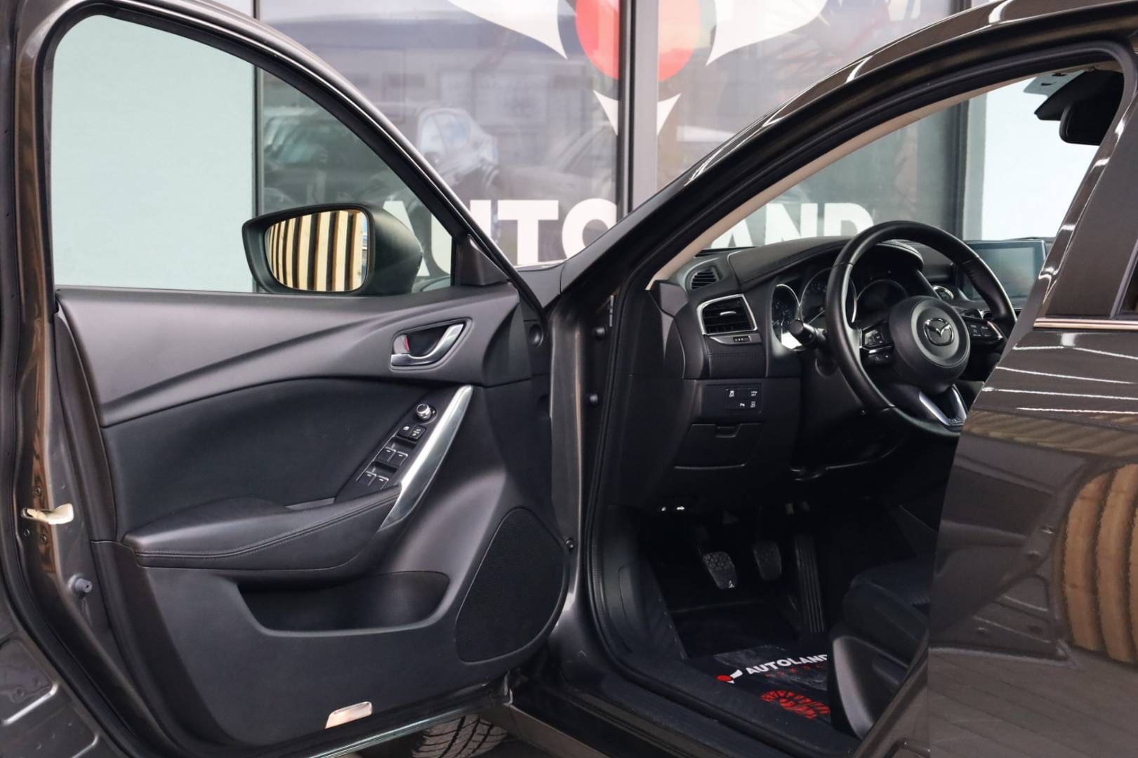 Mazda-6-Combi-Wagon-20-Skyactiv-G-Attraction-10