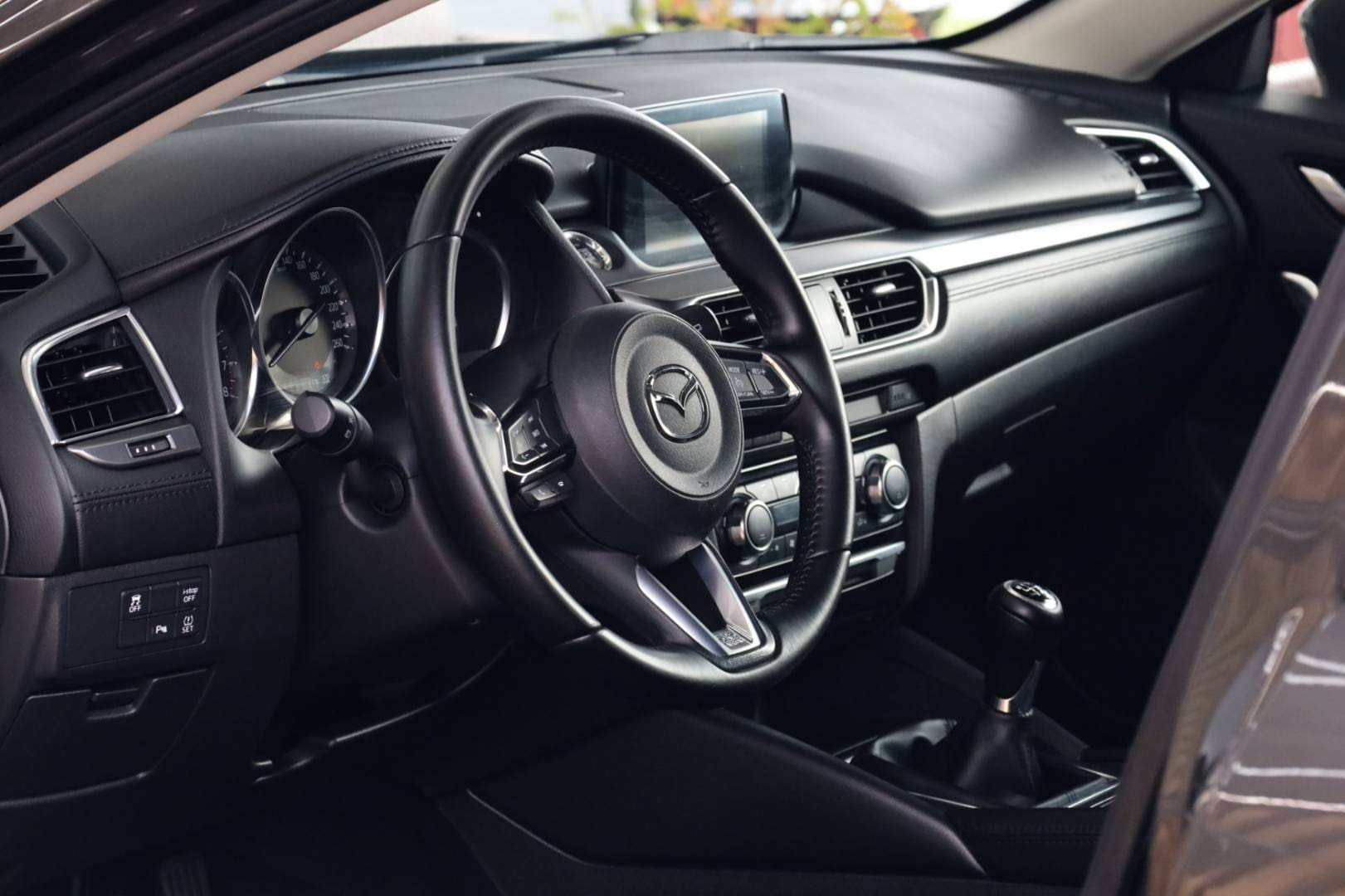 Mazda-6-Combi-Wagon-20-Skyactiv-G-Attraction-11