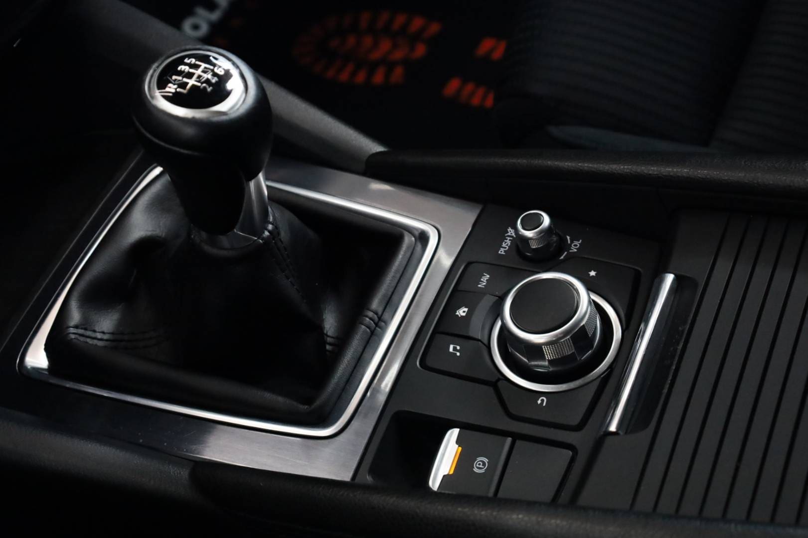 Mazda-6-Combi-Wagon-20-Skyactiv-G-Attraction-32