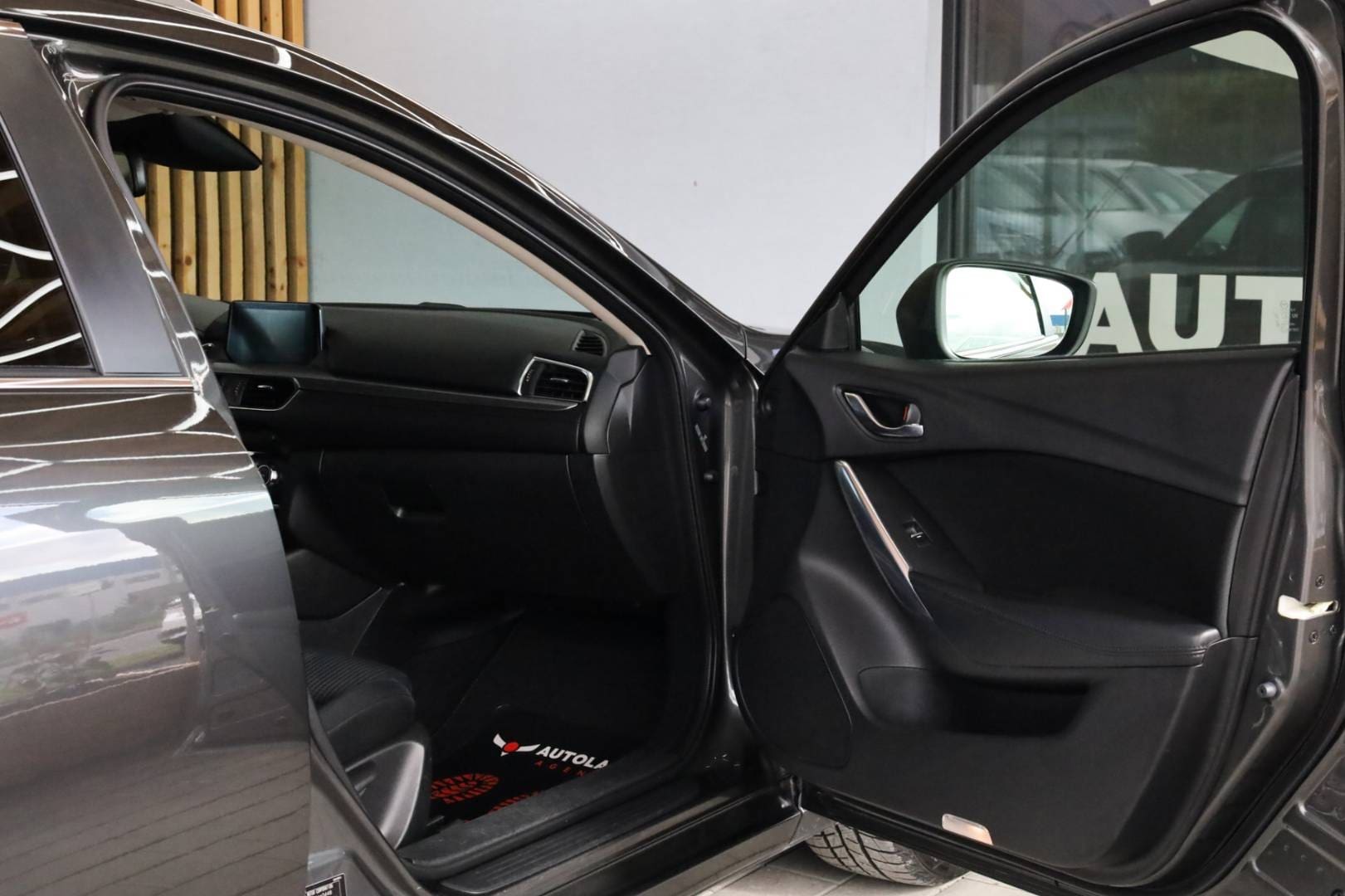 Mazda-6-Combi-Wagon-20-Skyactiv-G-Attraction-42