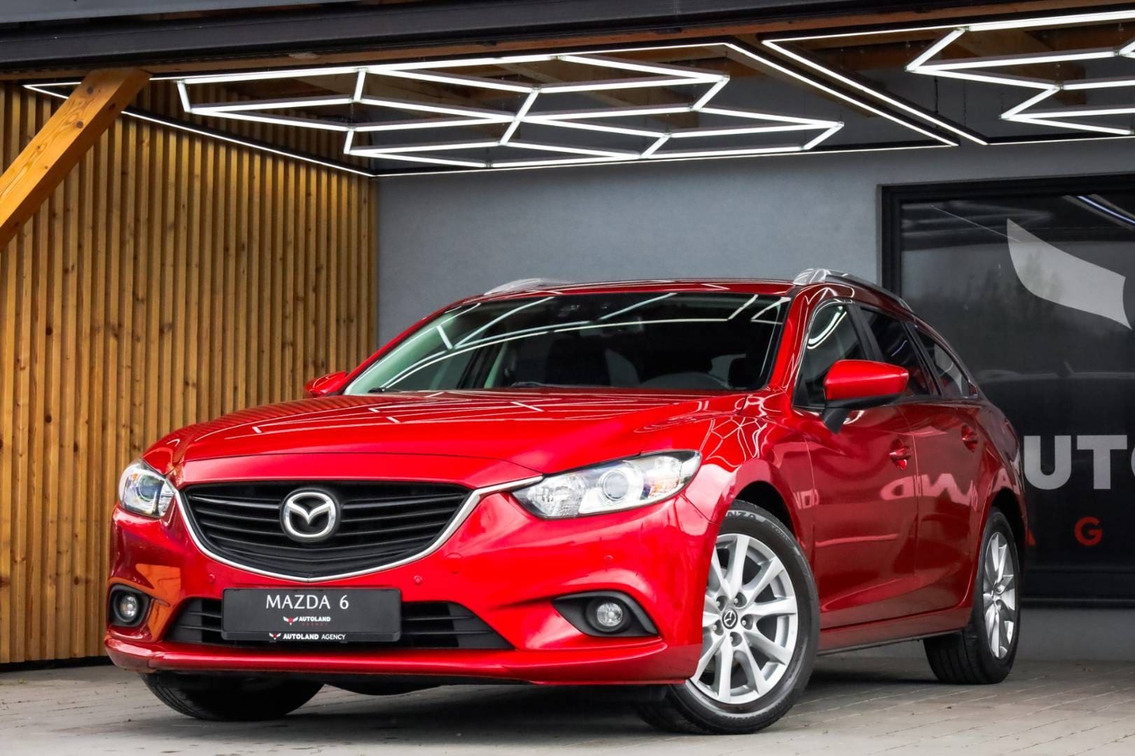 Mazda-6-Combi-Wagon-20-Skyactiv-G165-Attraction
