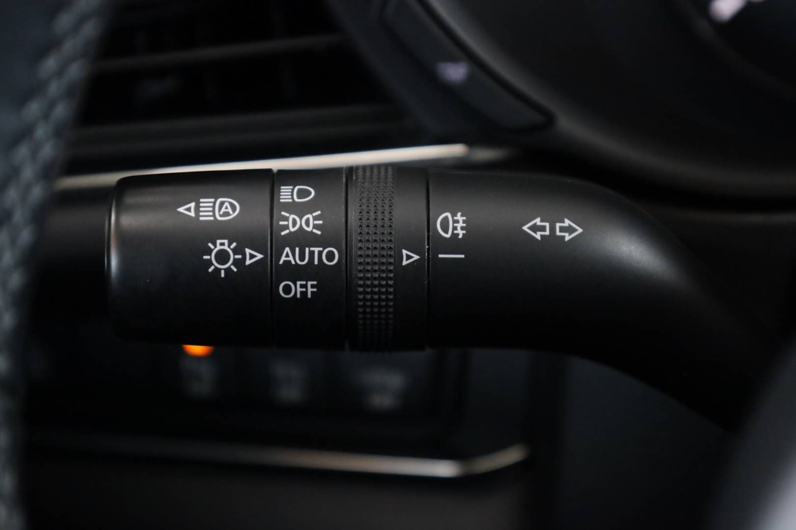 Mazda-CX-30-20-Skyactiv-G122-PlusStyleSafety-19