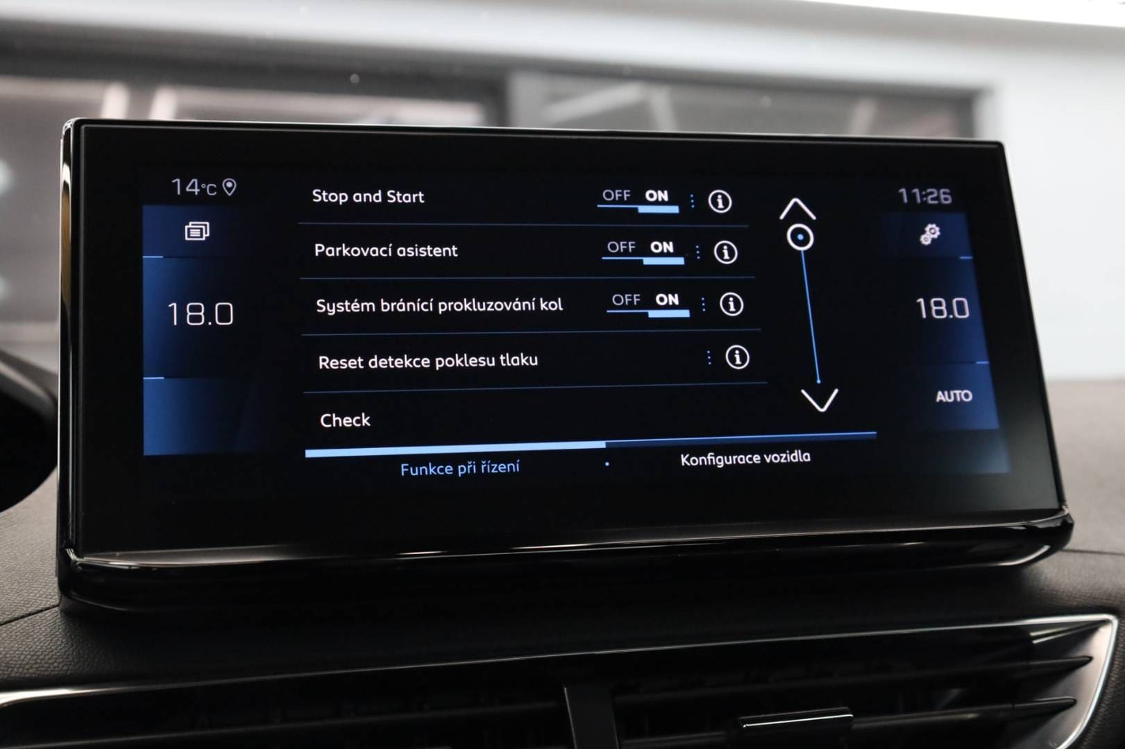 Peugeot-3008-15-BlueHDi-130k-Active-Business-34