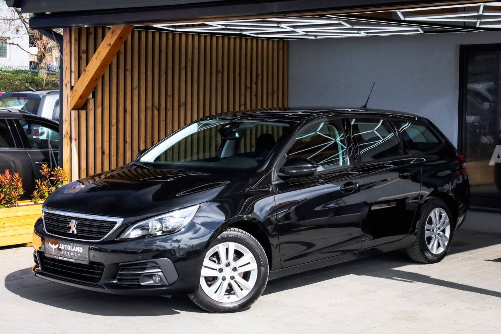 Peugeot-308-BreakSW-15-BlueHDi-SS-Active-EAT8-1