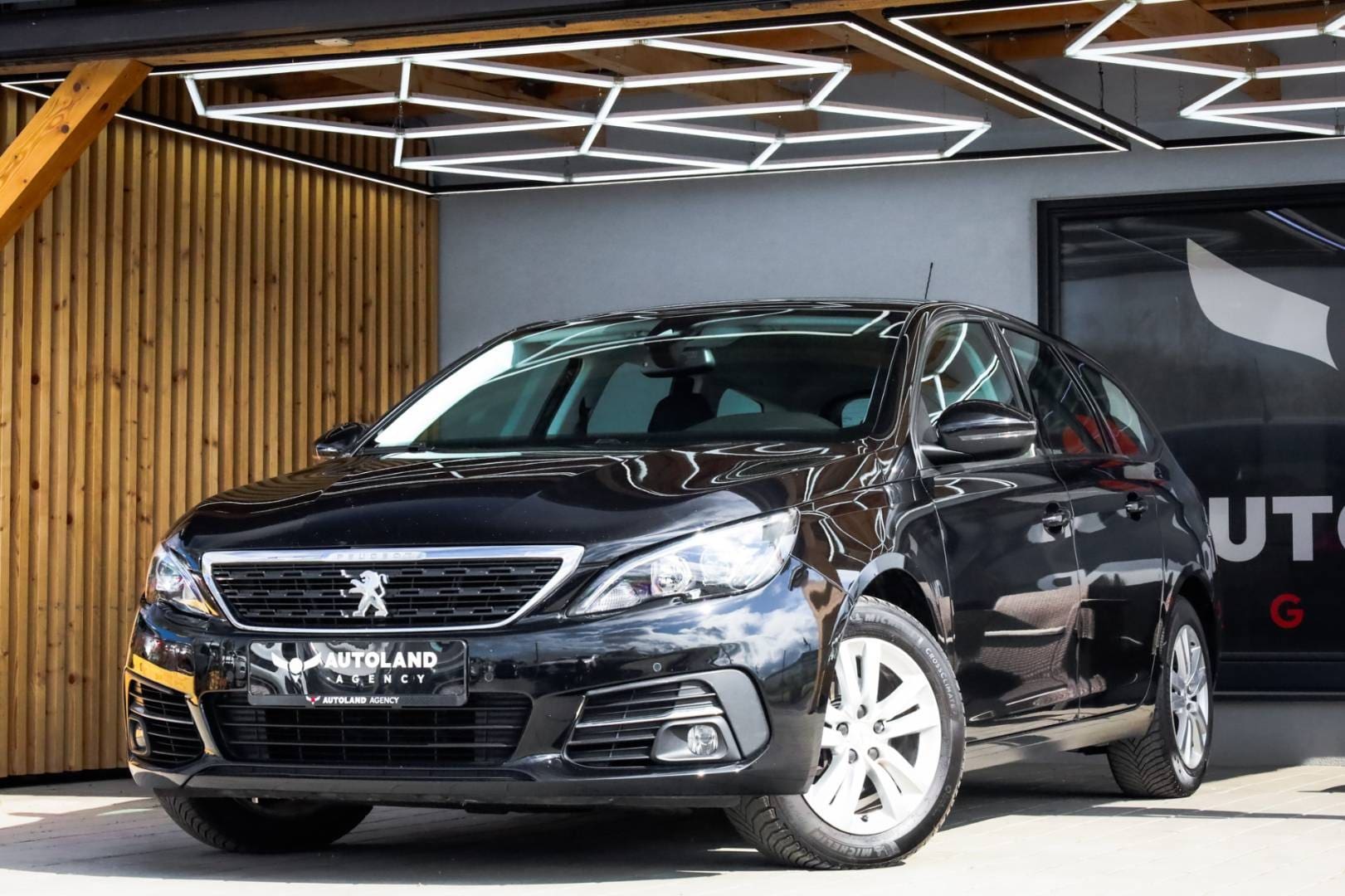 Peugeot-308-BreakSW-15-BlueHDi-SS-Active-EAT8