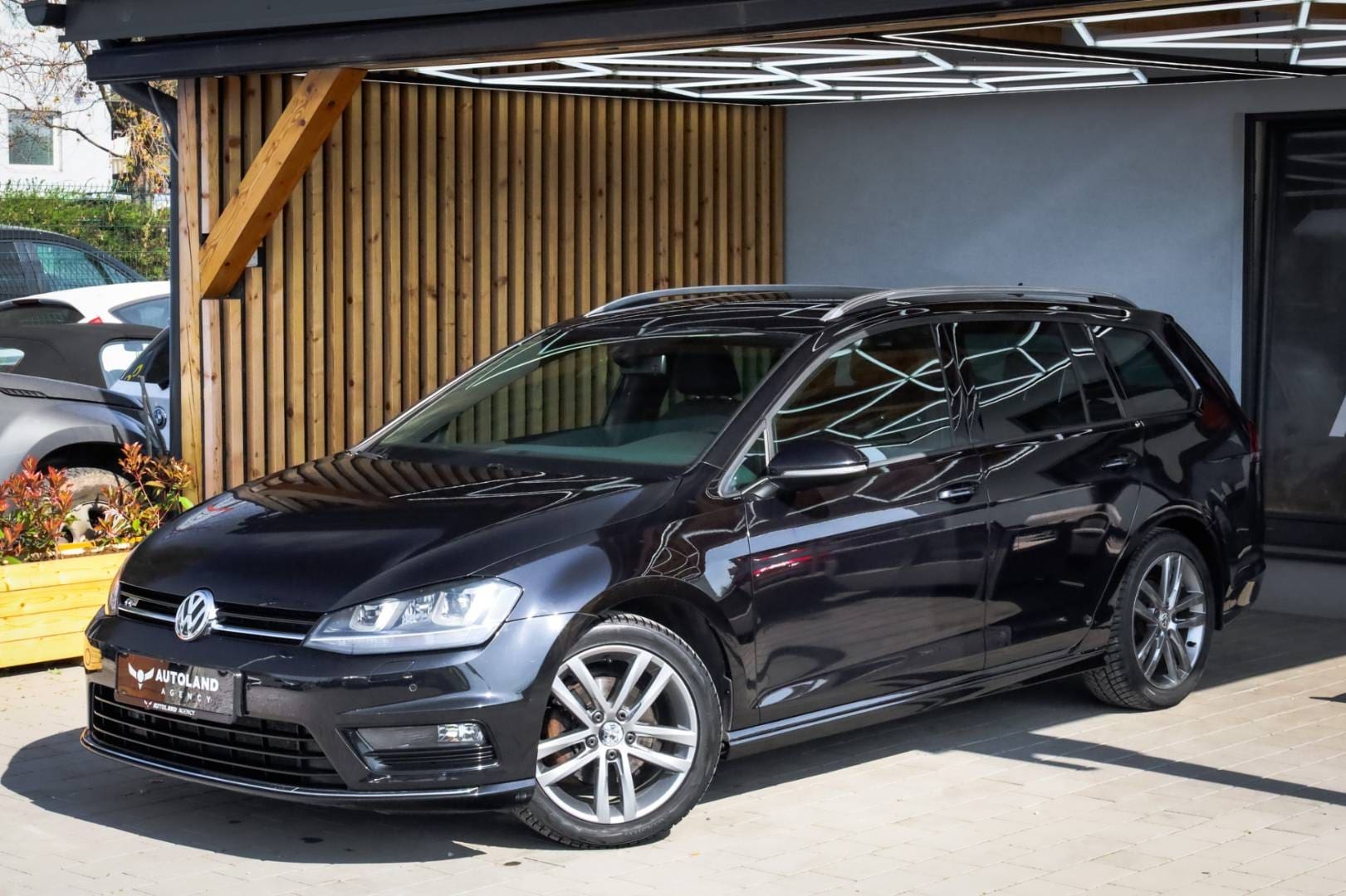Volkswagen-Golf-Variant-20-TDI-BMT-R-Line-Comfortline-4MOTION-1