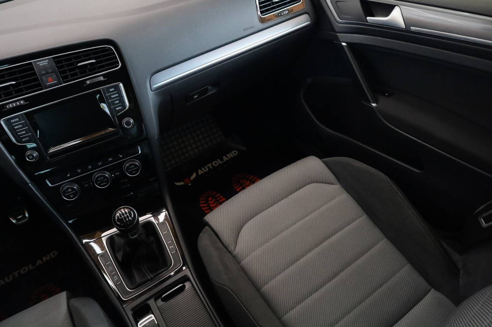 Volkswagen-Golf-Variant-20-TDI-BMT-R-Line-Comfortline-4MOTION-13
