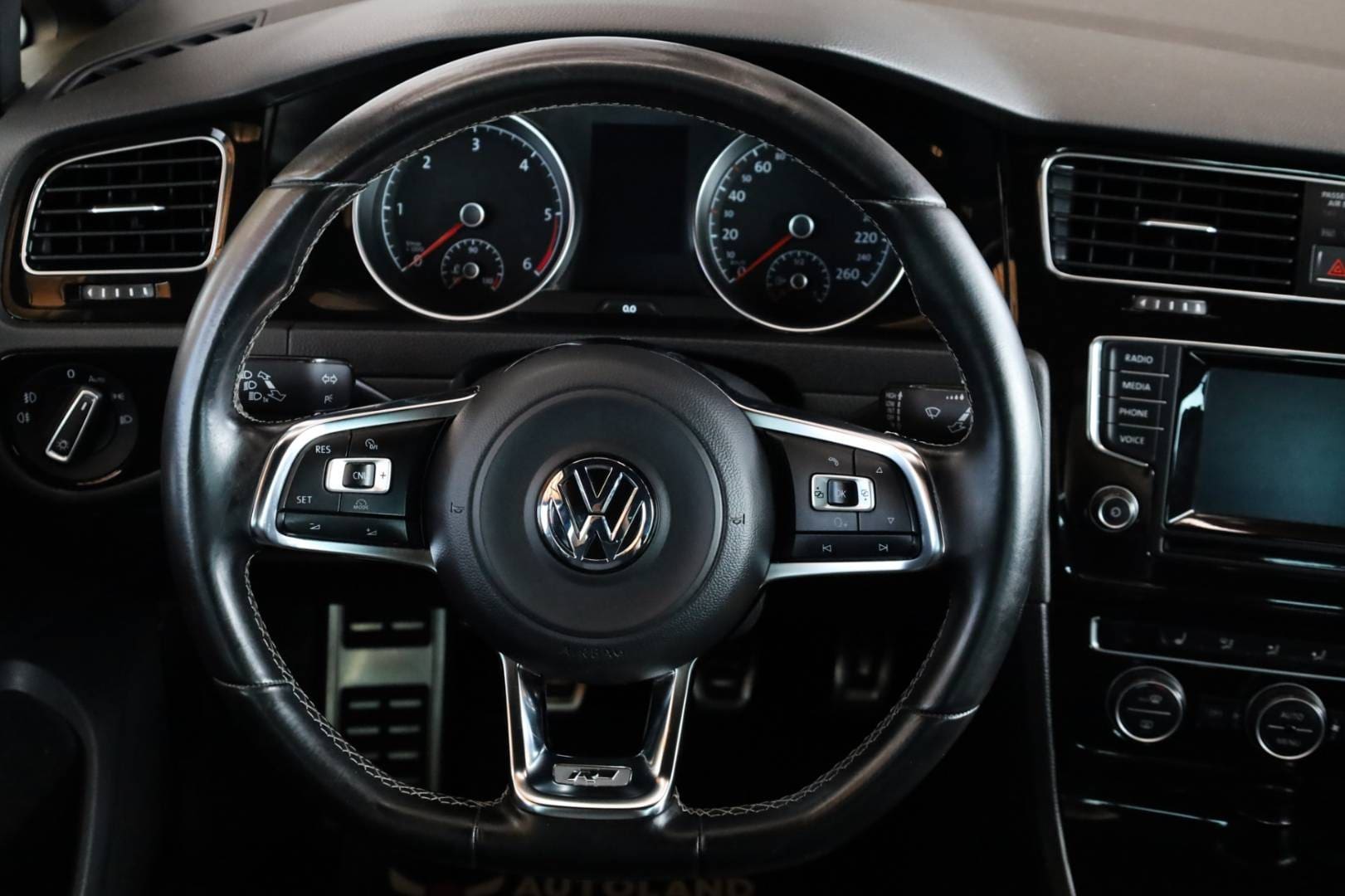 Volkswagen-Golf-Variant-20-TDI-BMT-R-Line-Comfortline-4MOTION-16