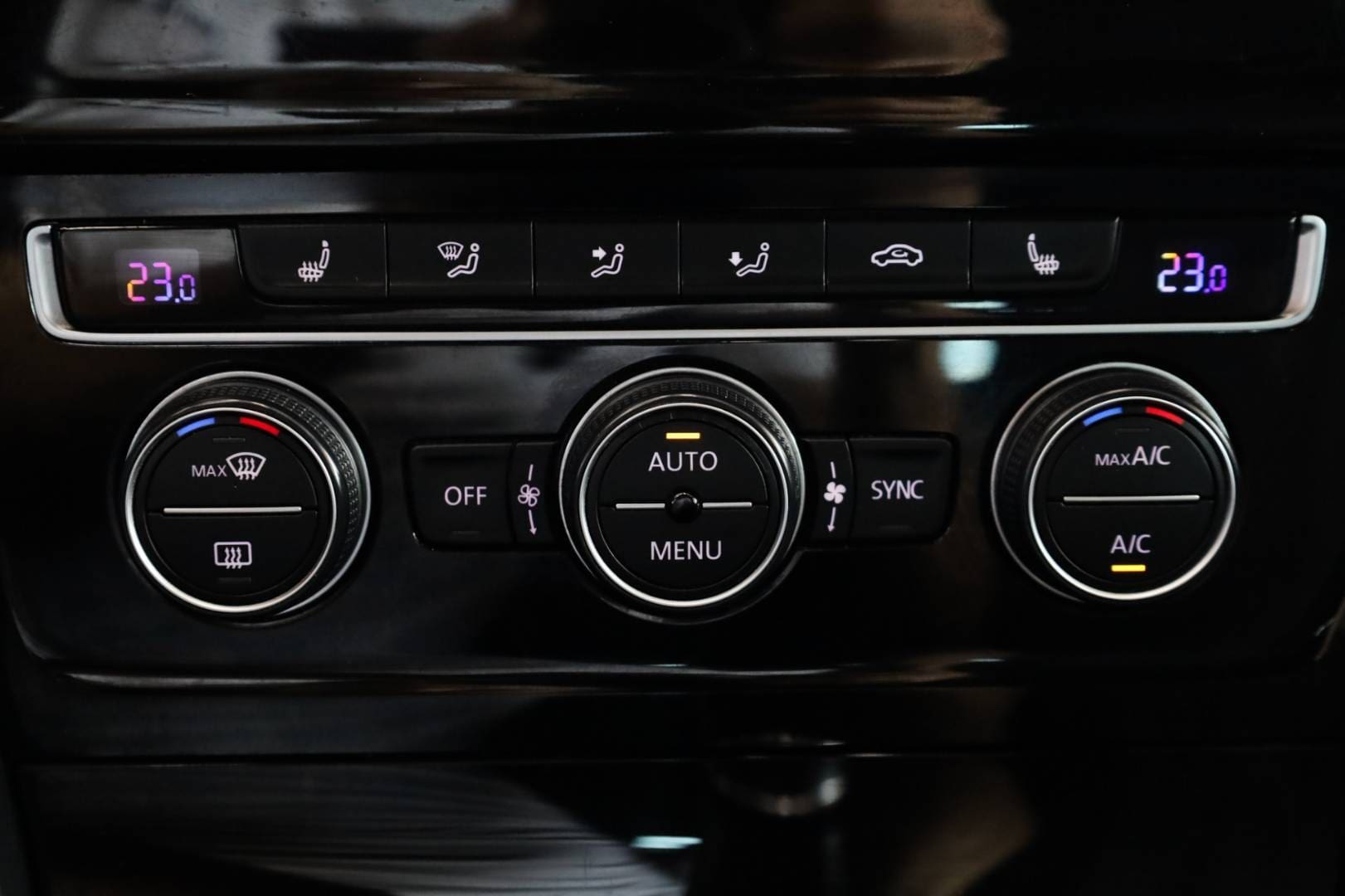 Volkswagen-Golf-Variant-20-TDI-BMT-R-Line-Comfortline-4MOTION-28