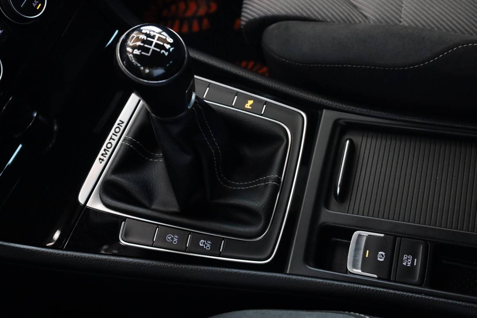 Volkswagen-Golf-Variant-20-TDI-BMT-R-Line-Comfortline-4MOTION-29