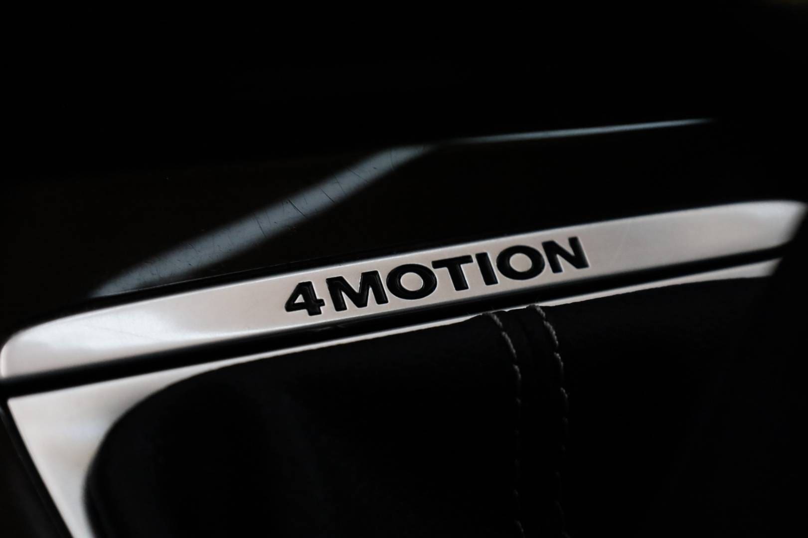 Volkswagen-Golf-Variant-20-TDI-BMT-R-Line-Comfortline-4MOTION-31