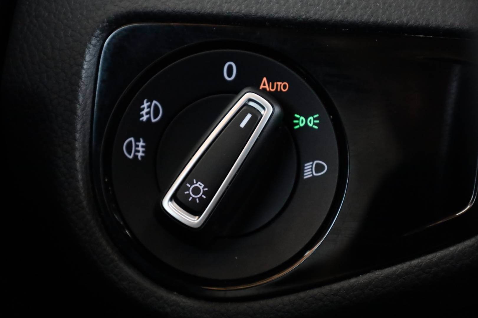 Volkswagen-Golf-Variant-20-TDI-BMT-R-Line-Comfortline-4MOTION-33