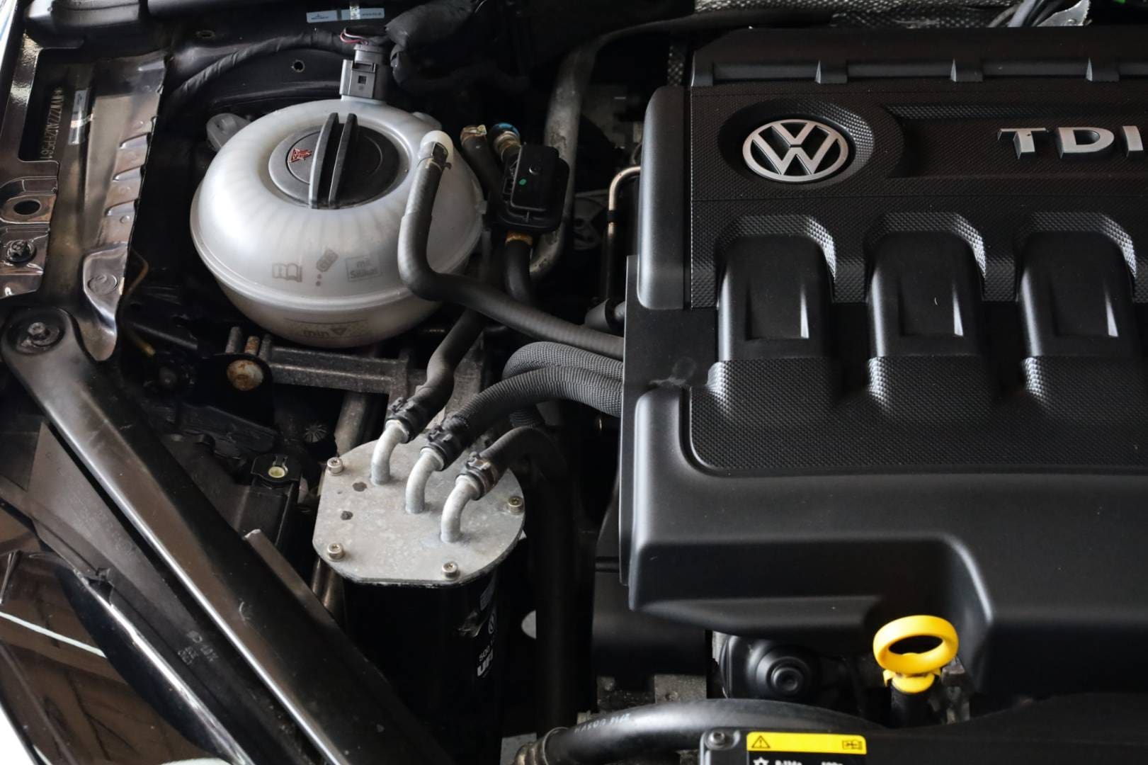 Volkswagen-Golf-Variant-20-TDI-BMT-R-Line-Comfortline-4MOTION-46