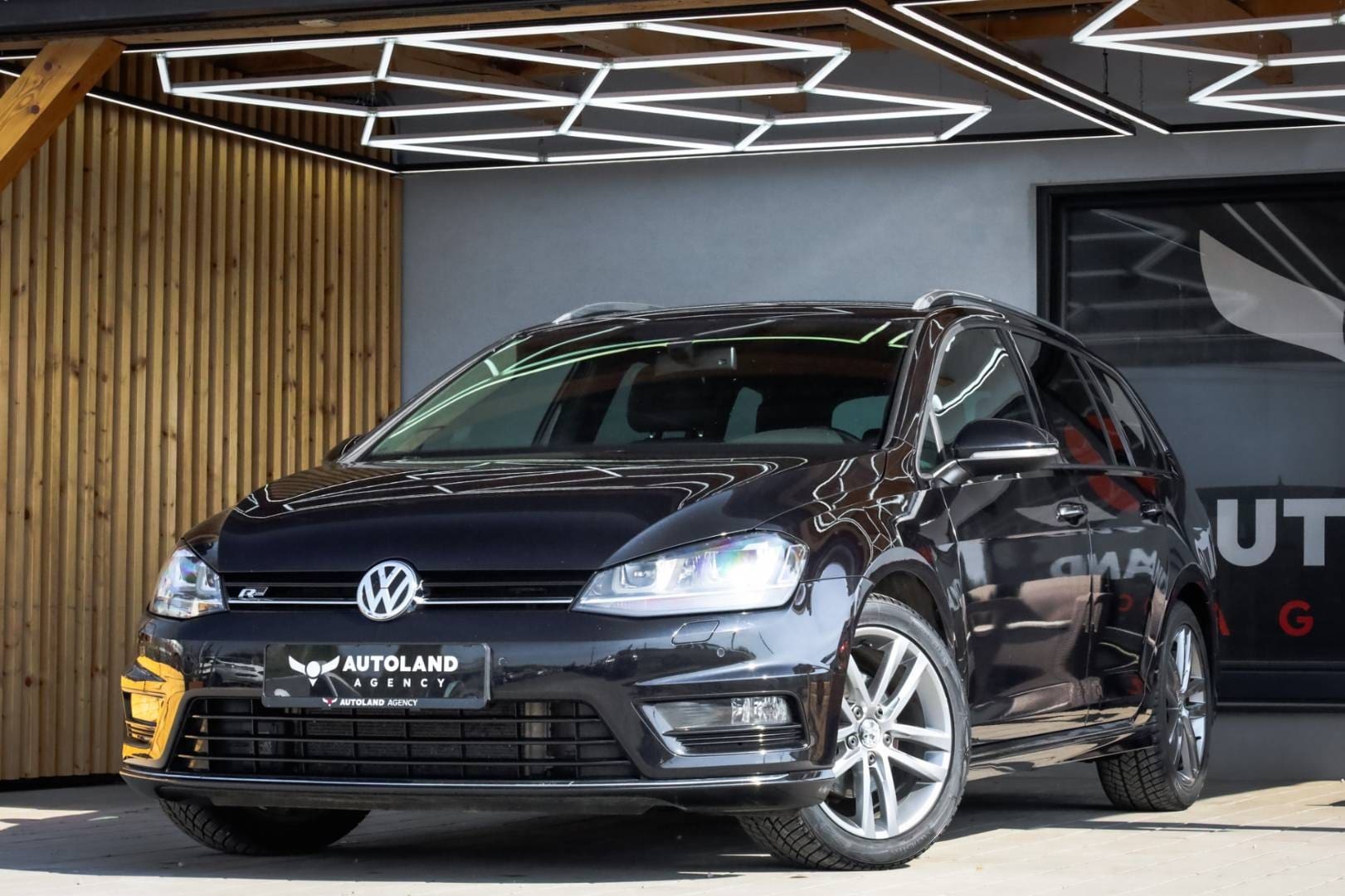 Volkswagen-Golf-Variant-20-TDI-BMT-R-Line-Comfortline-4MOTION