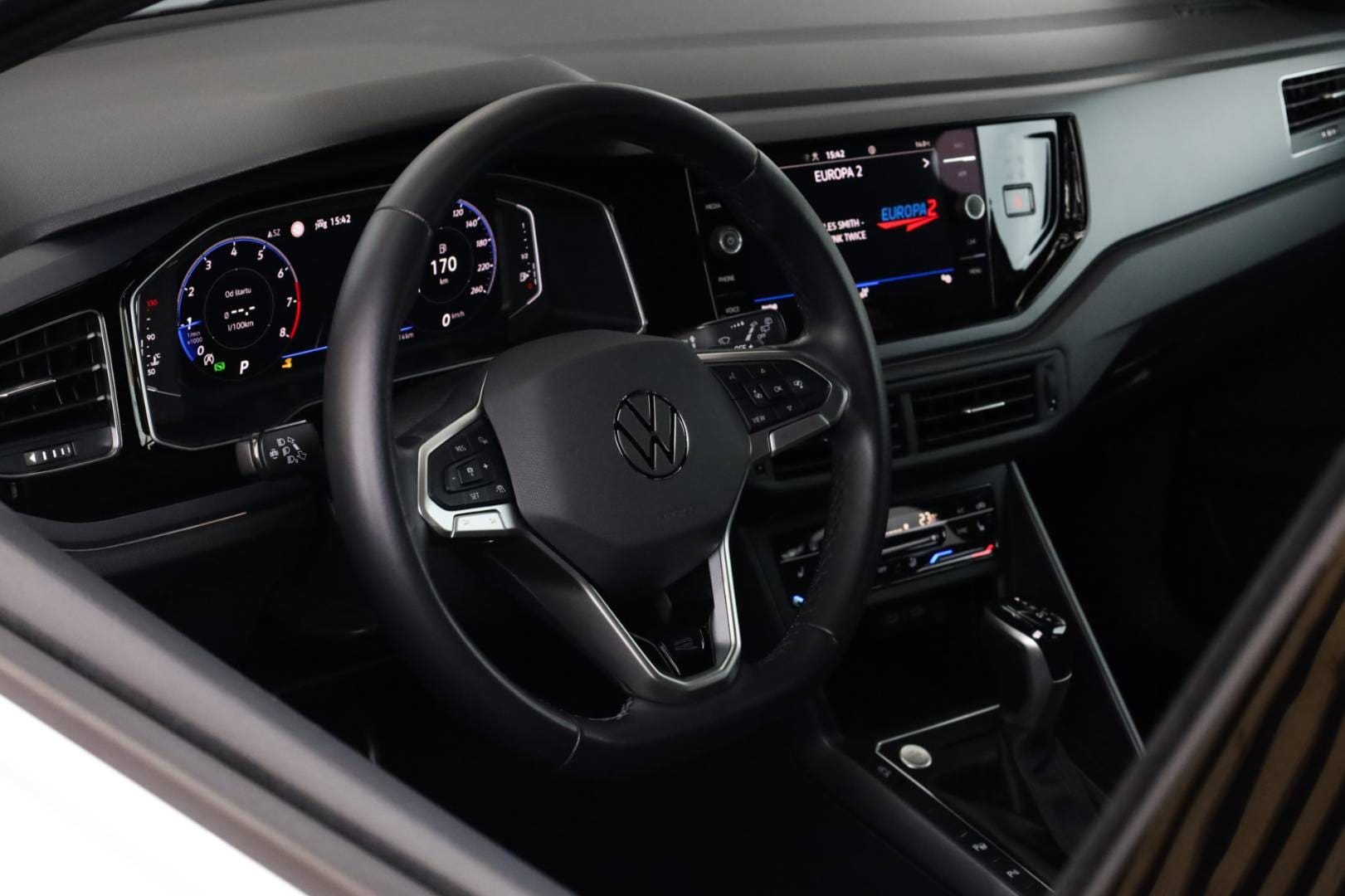 Volkswagen-Taigo-10-TSI-R-Line-DSG-45