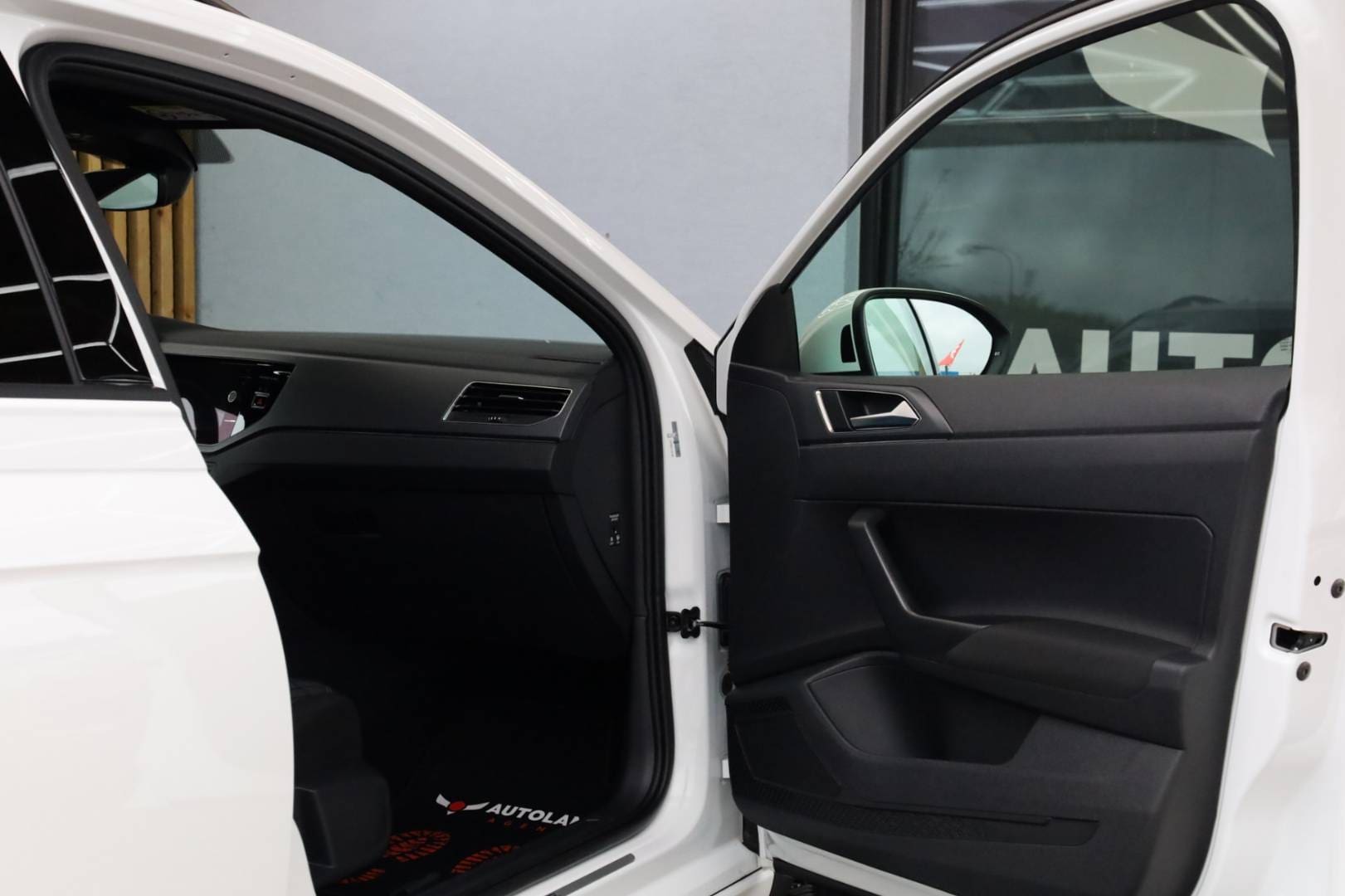 Volkswagen-Taigo-10-TSI-R-Line-DSG-52