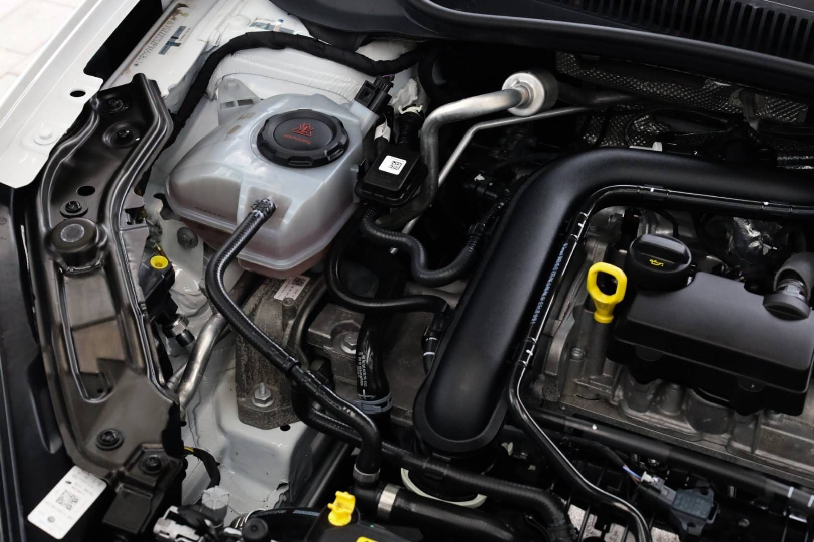 Volkswagen-Taigo-10-TSI-R-Line-DSG-55