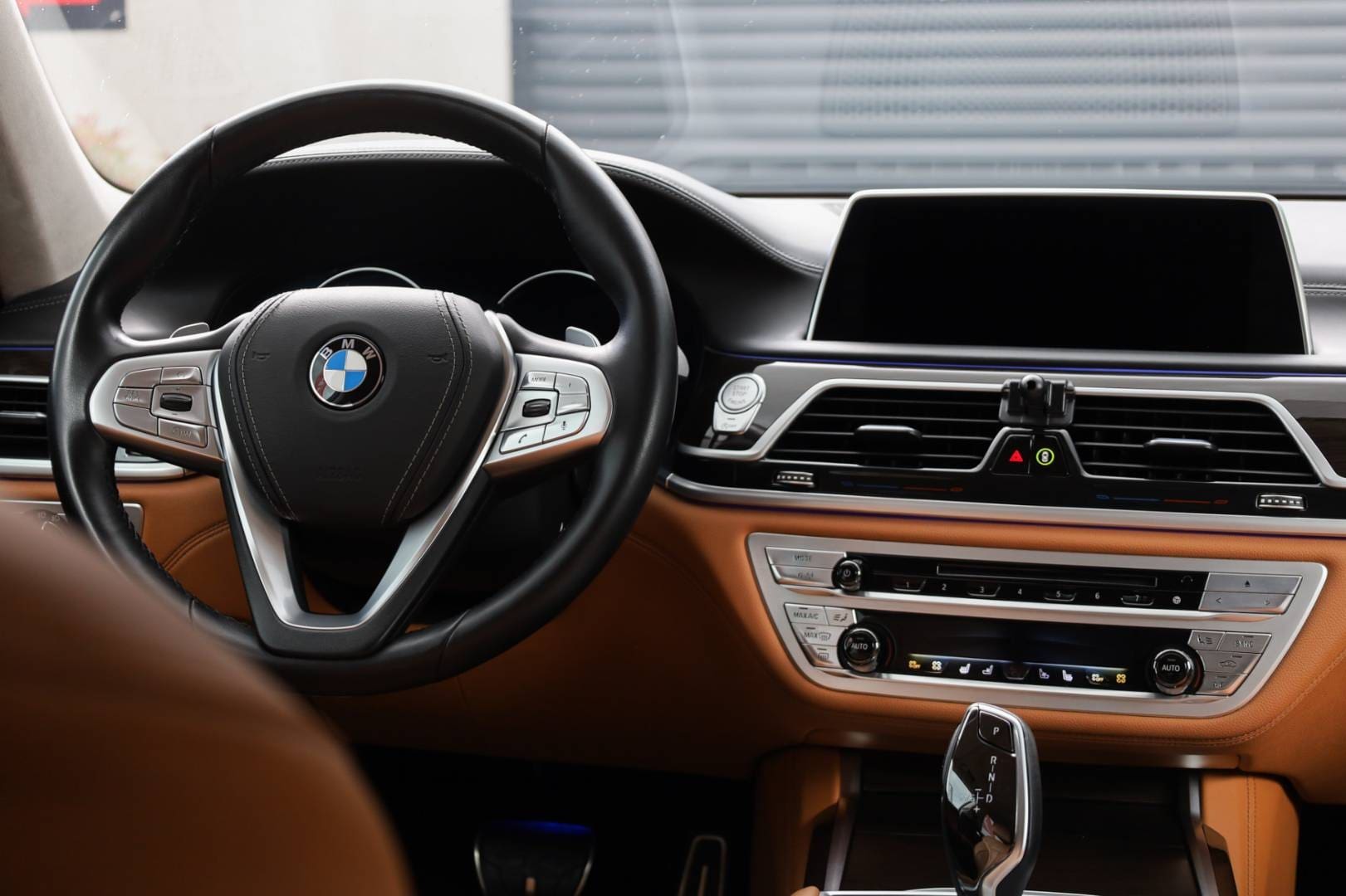 BMW-Rad-7-750Li-M-packet-xDrive-AT-760Li-V12-Optic-20