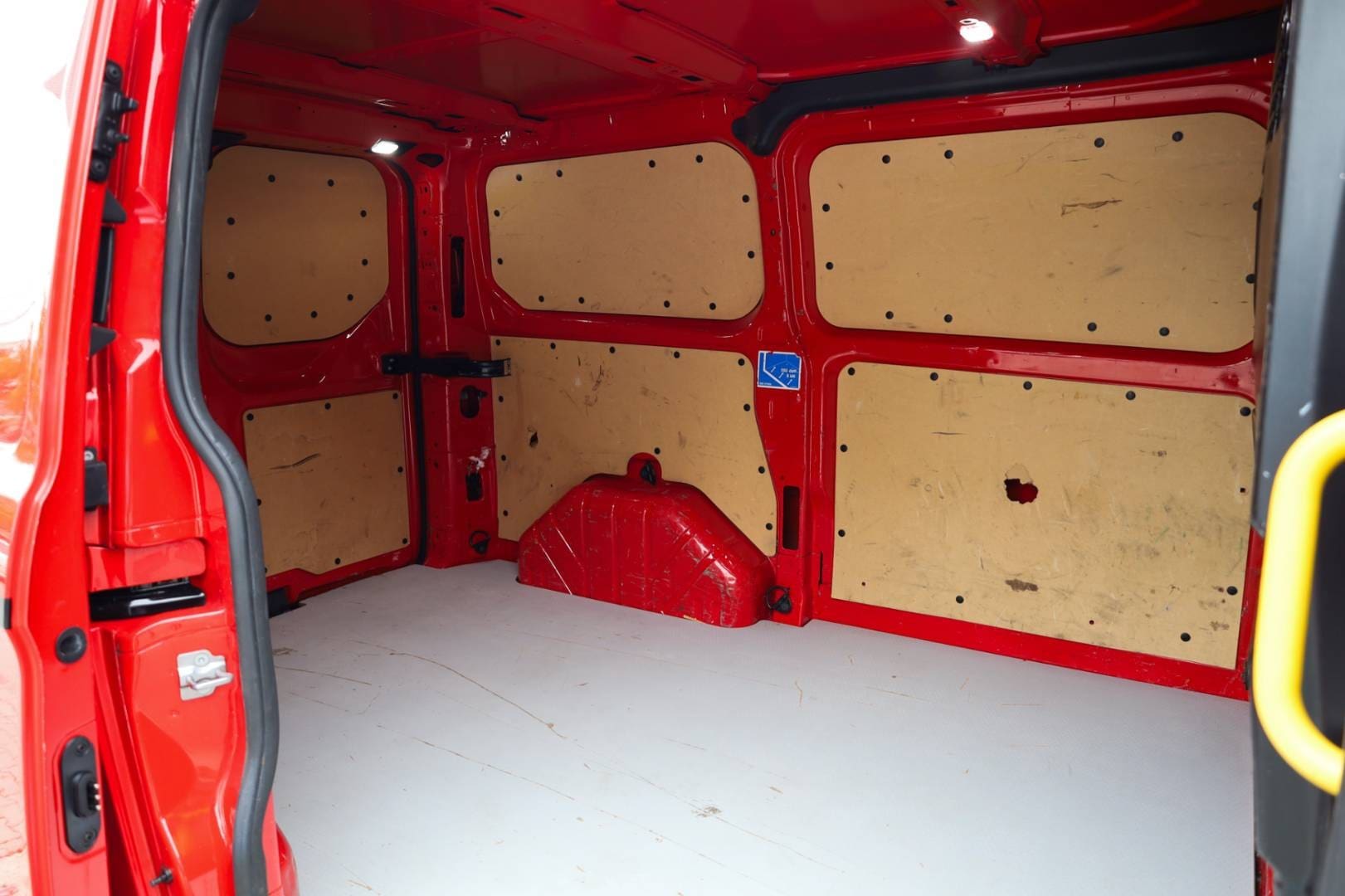 Ford-Transit-Custom-20-TDCi-Fleet-L1-260S-31